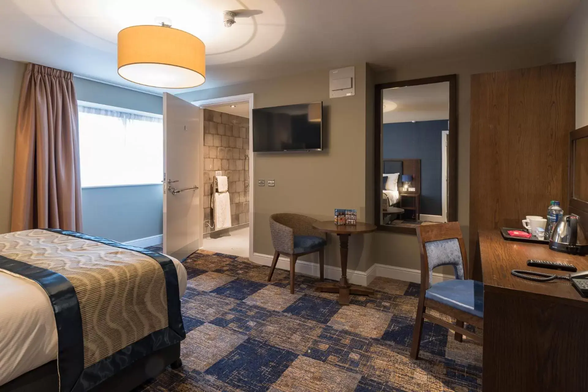 Double Room - Disability Access in The John Russell Fox Wetherspoon Double Room - Disability Access in The John Russell Fox Wetherspoon