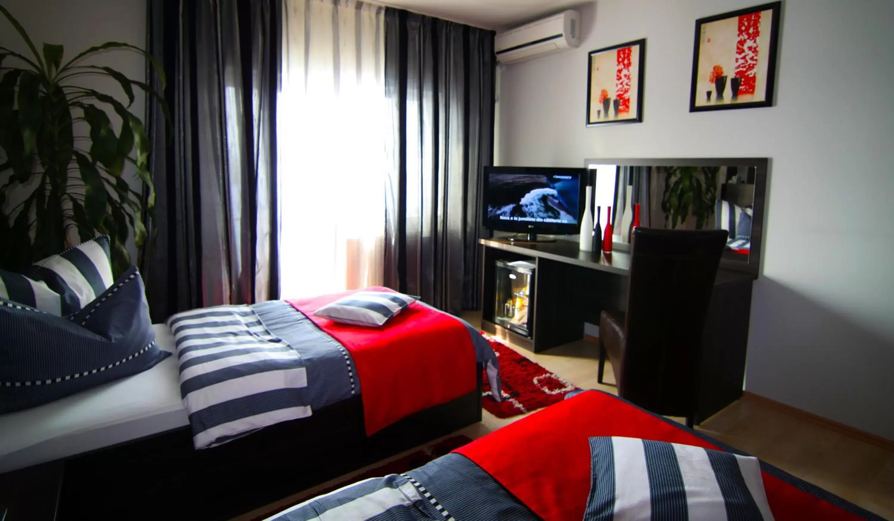 Twin Room in Hotel Poarta Transilvaniei Twin Room in Hotel Poarta Transilvaniei