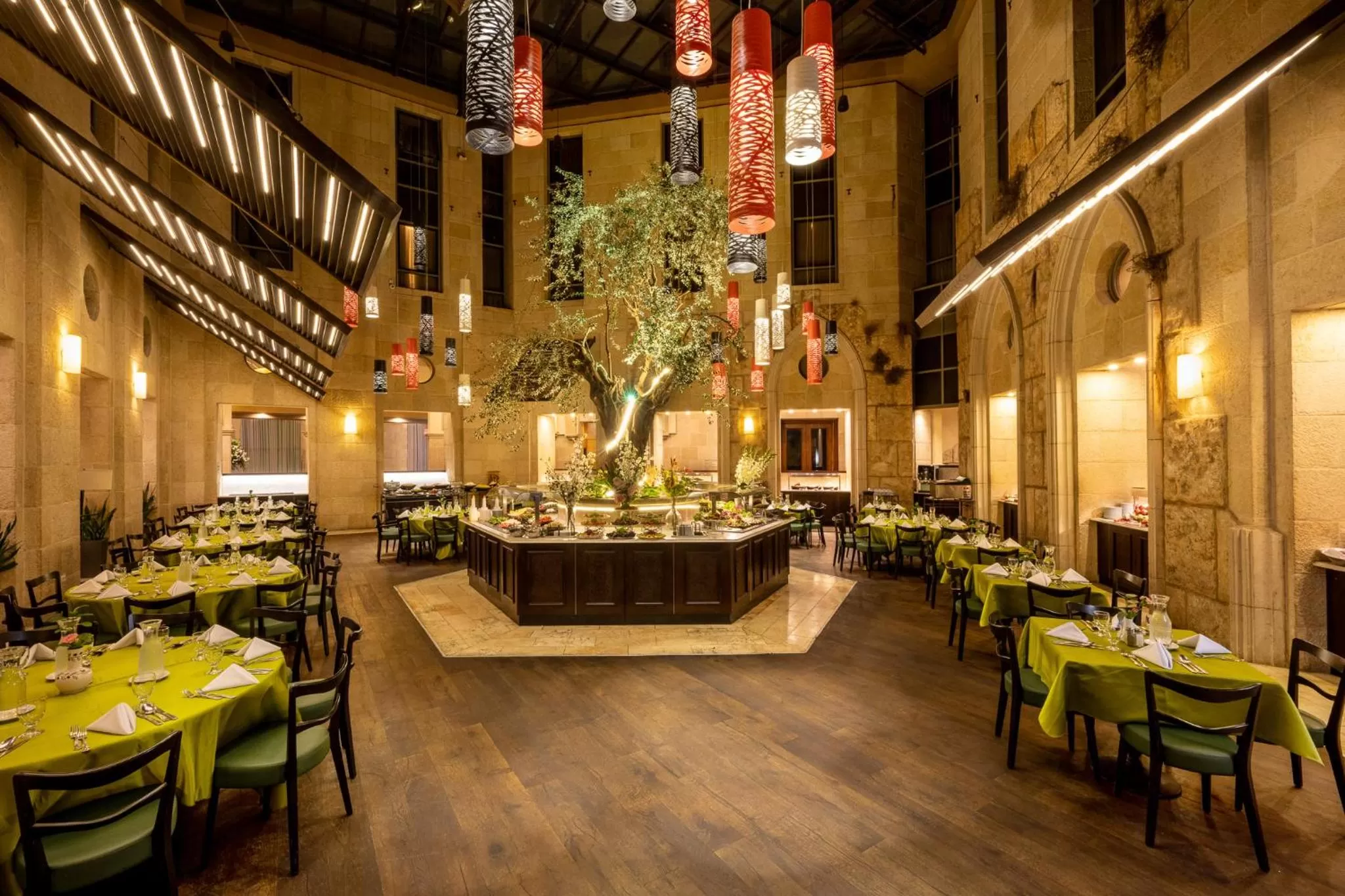 Restaurant/places to eat in Olive Tree Hotel