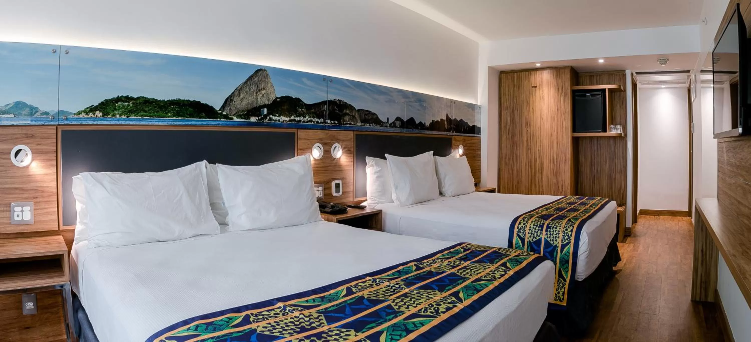 Family Room in Arena Leme Hotel