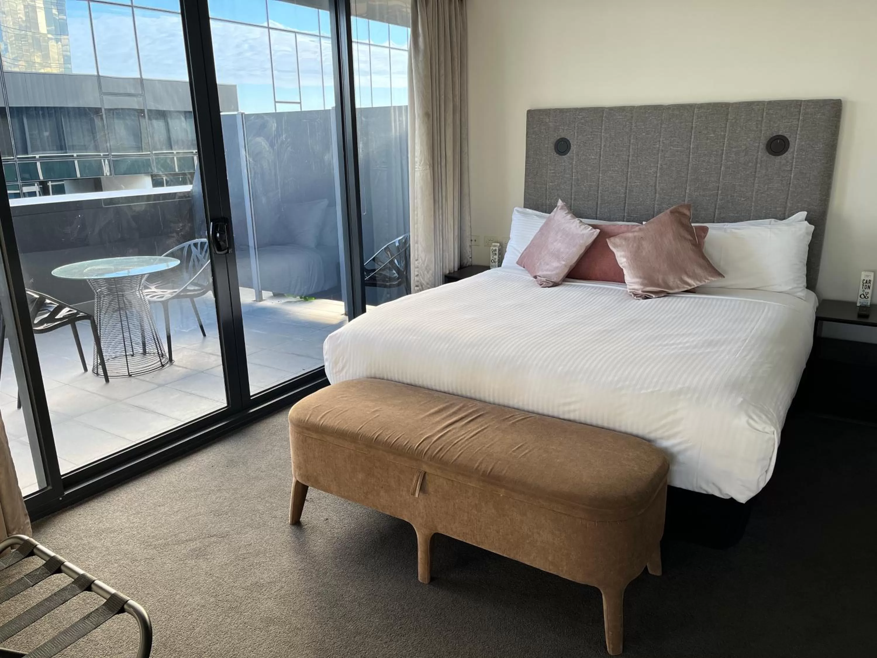 Bedroom, Bed in The Kinson