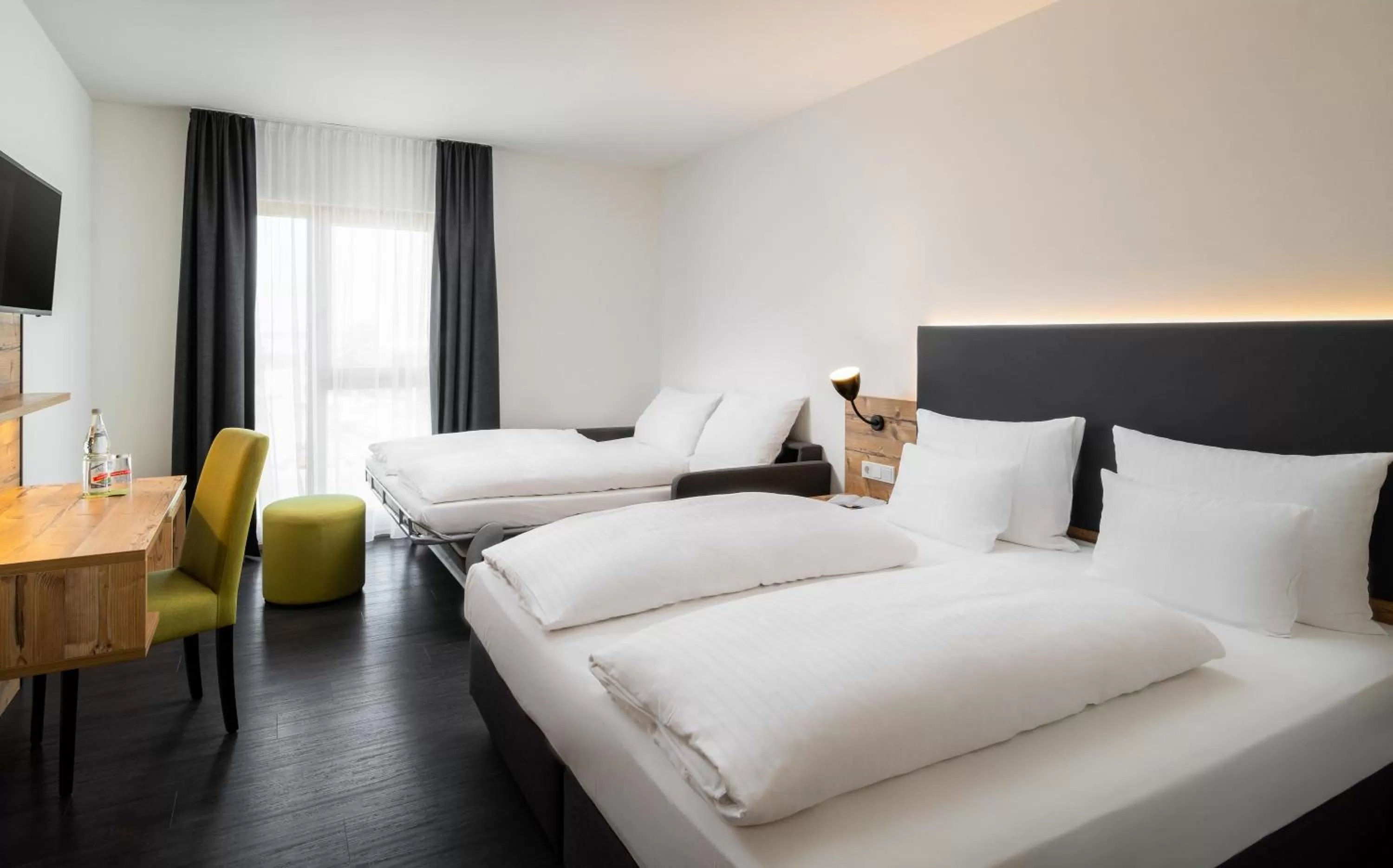 Bed in Alb Inn - Hotel & Apartments