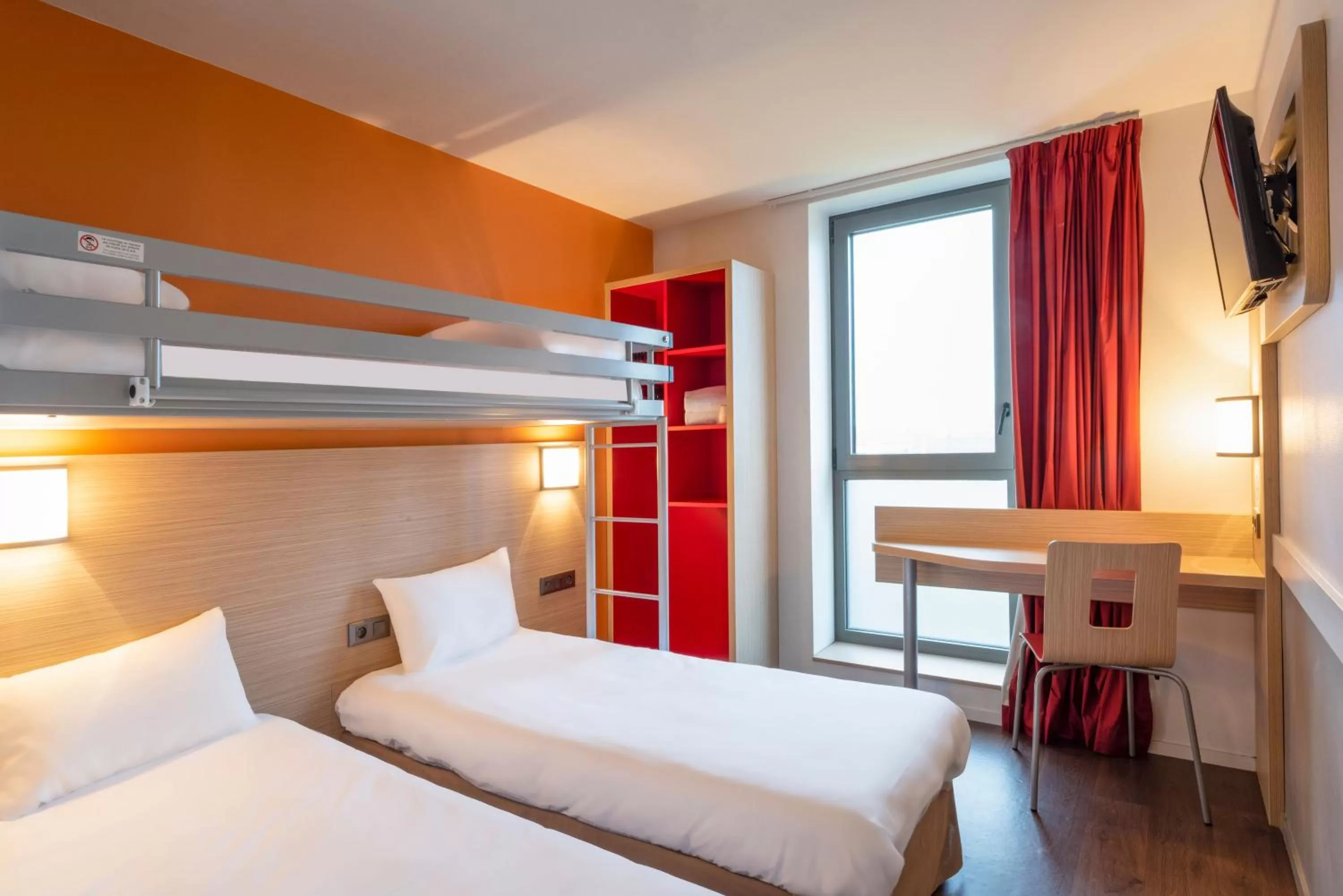 Bedroom, Bed in Premiere Classe Le Havre Centre-LES DOCKS