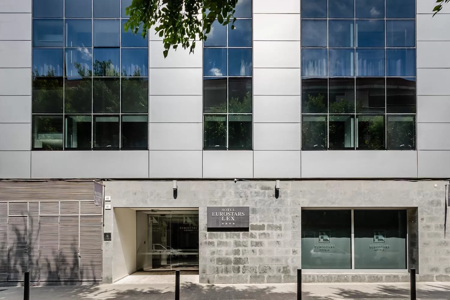 Facade/entrance in Ikonik Lex