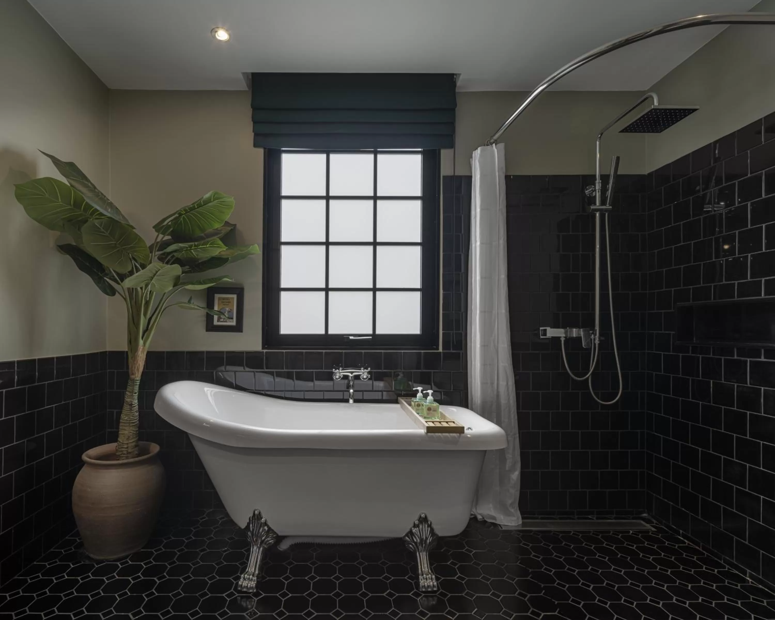 Bath in Hotel Thomas Bangkok