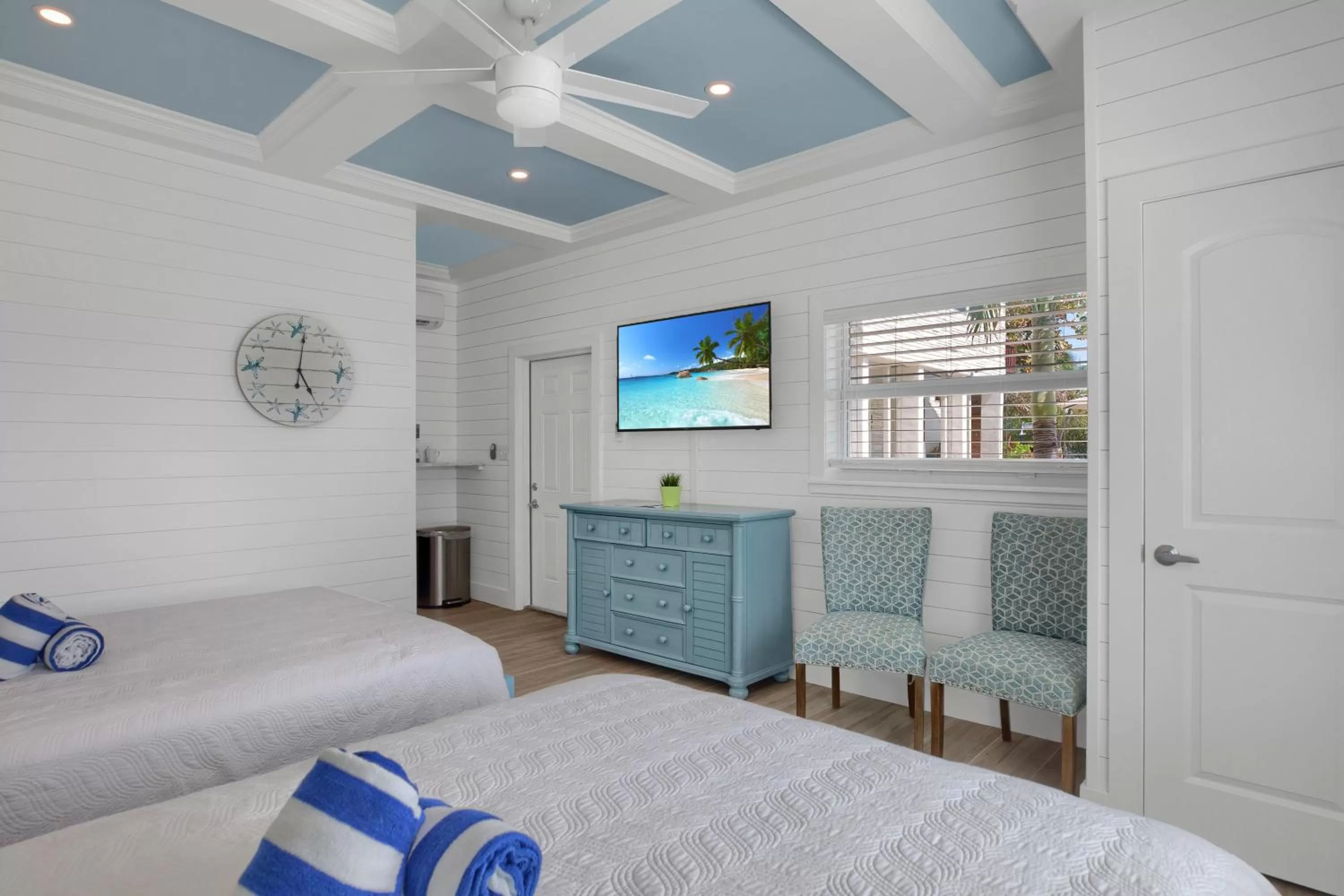 Bedroom, Bed in Seascape Resort & Marina