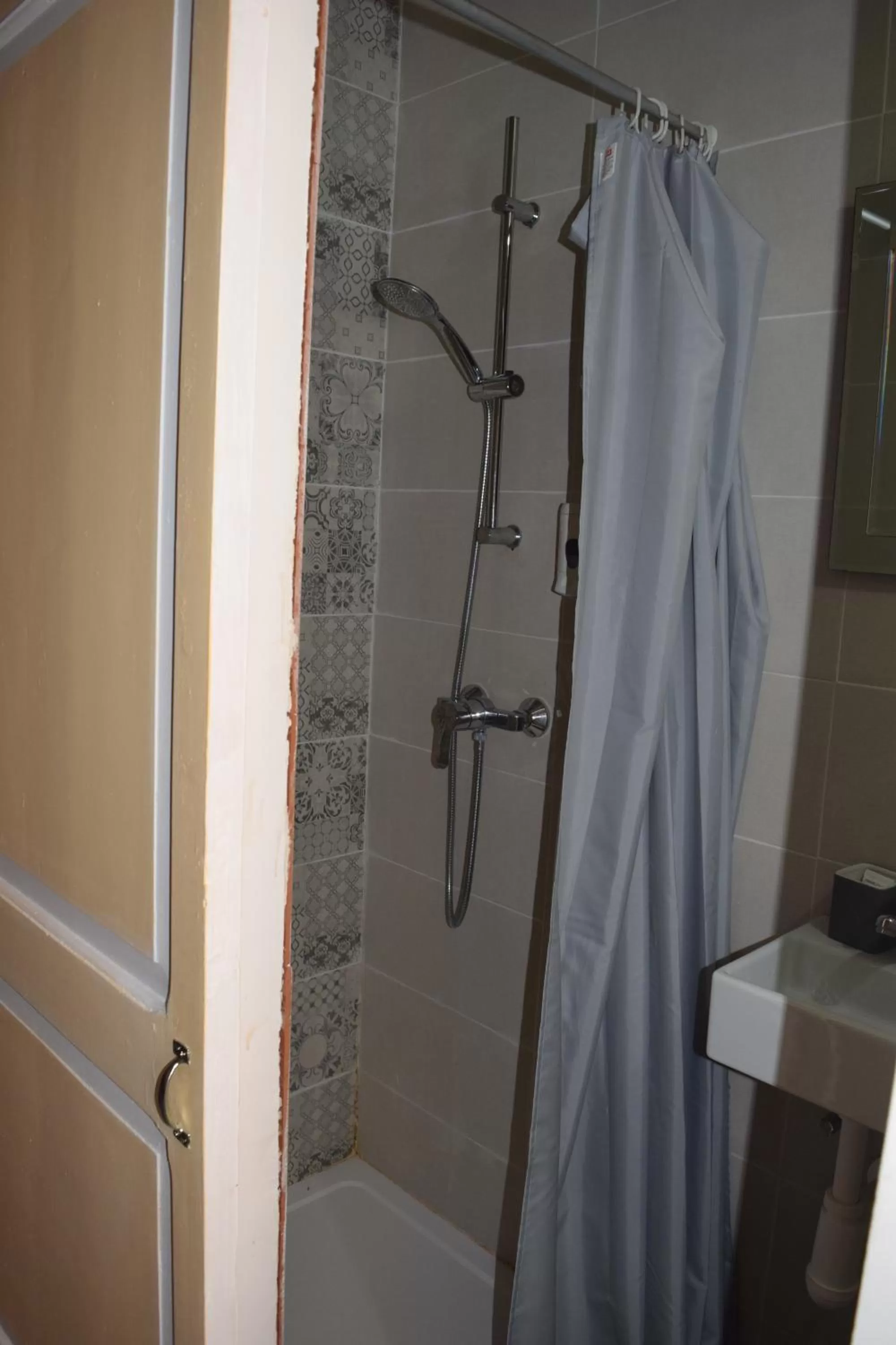 Bathroom in St George of Lydda B&B