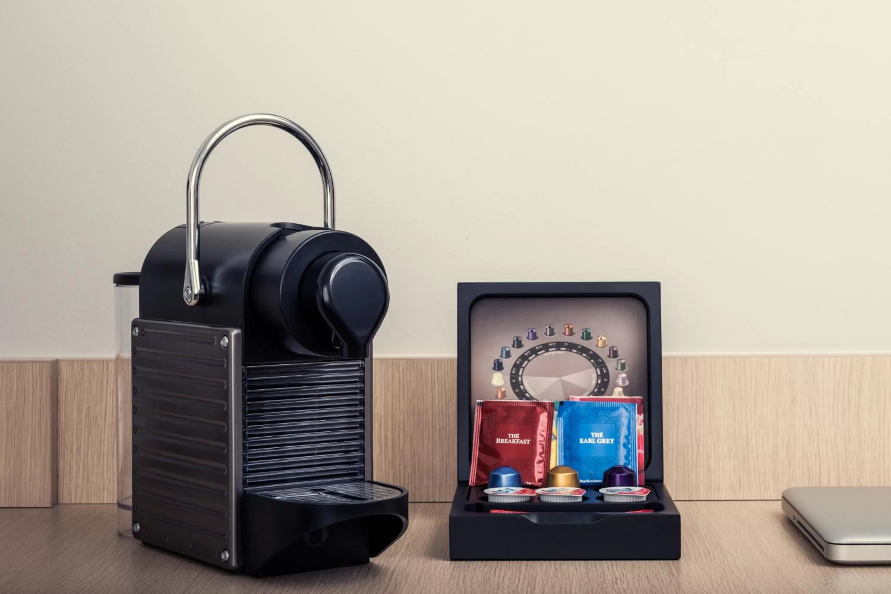 Coffee/tea facilities in Mercure Paris La Défense