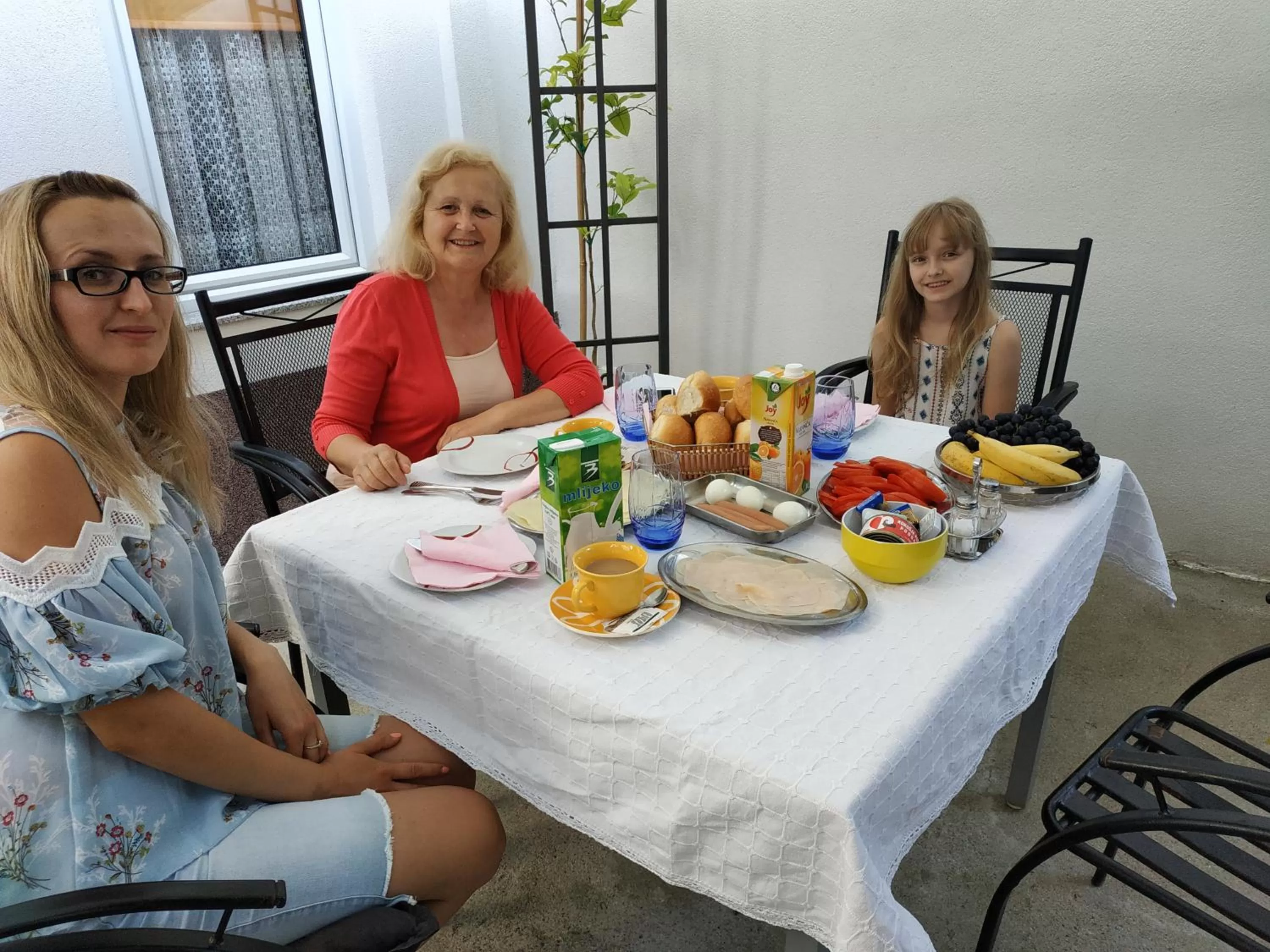 Breakfast in Guest House Nana