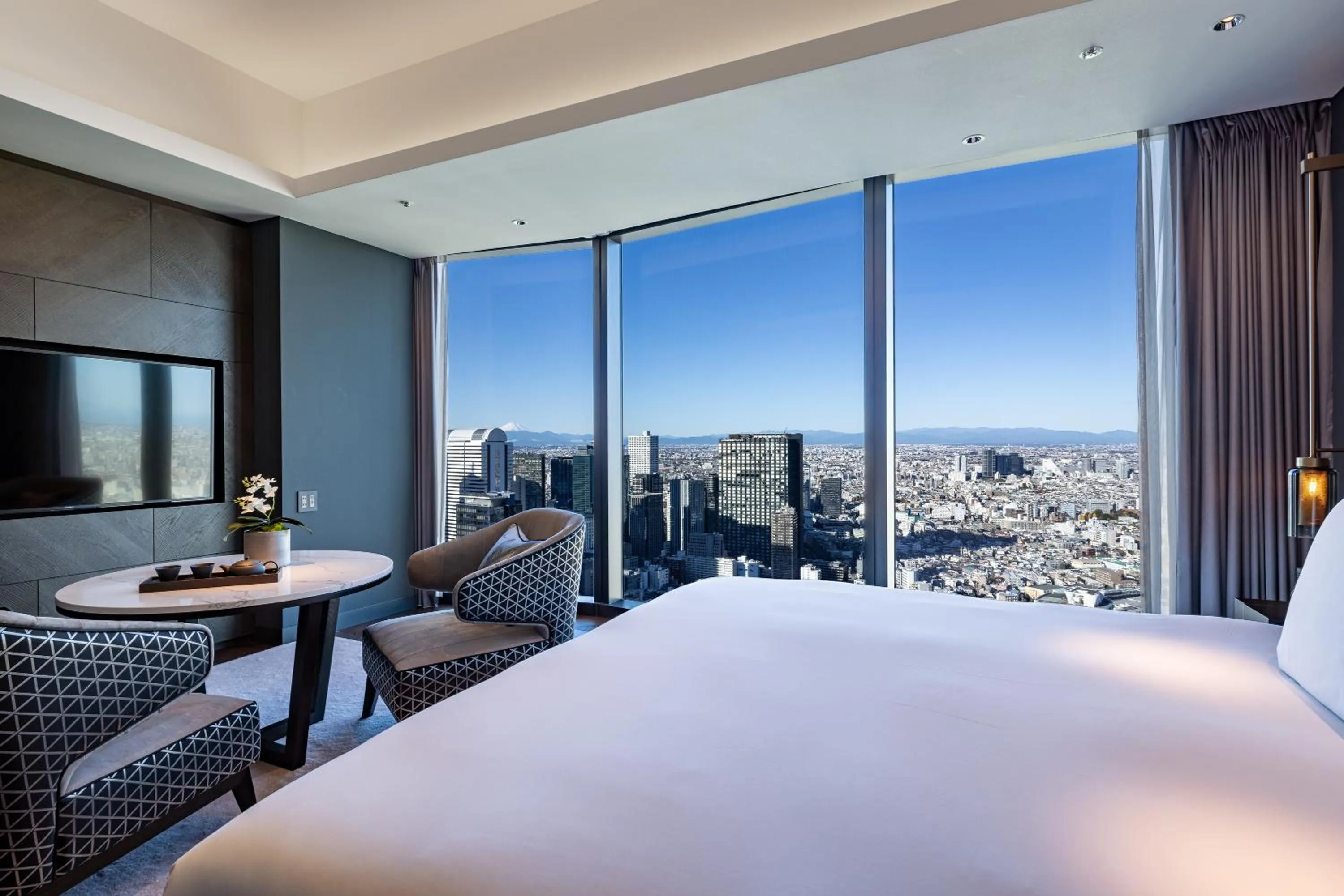 Photo of the whole room, Bed in BELLUSTAR TOKYO, A Pan Pacific Hotel