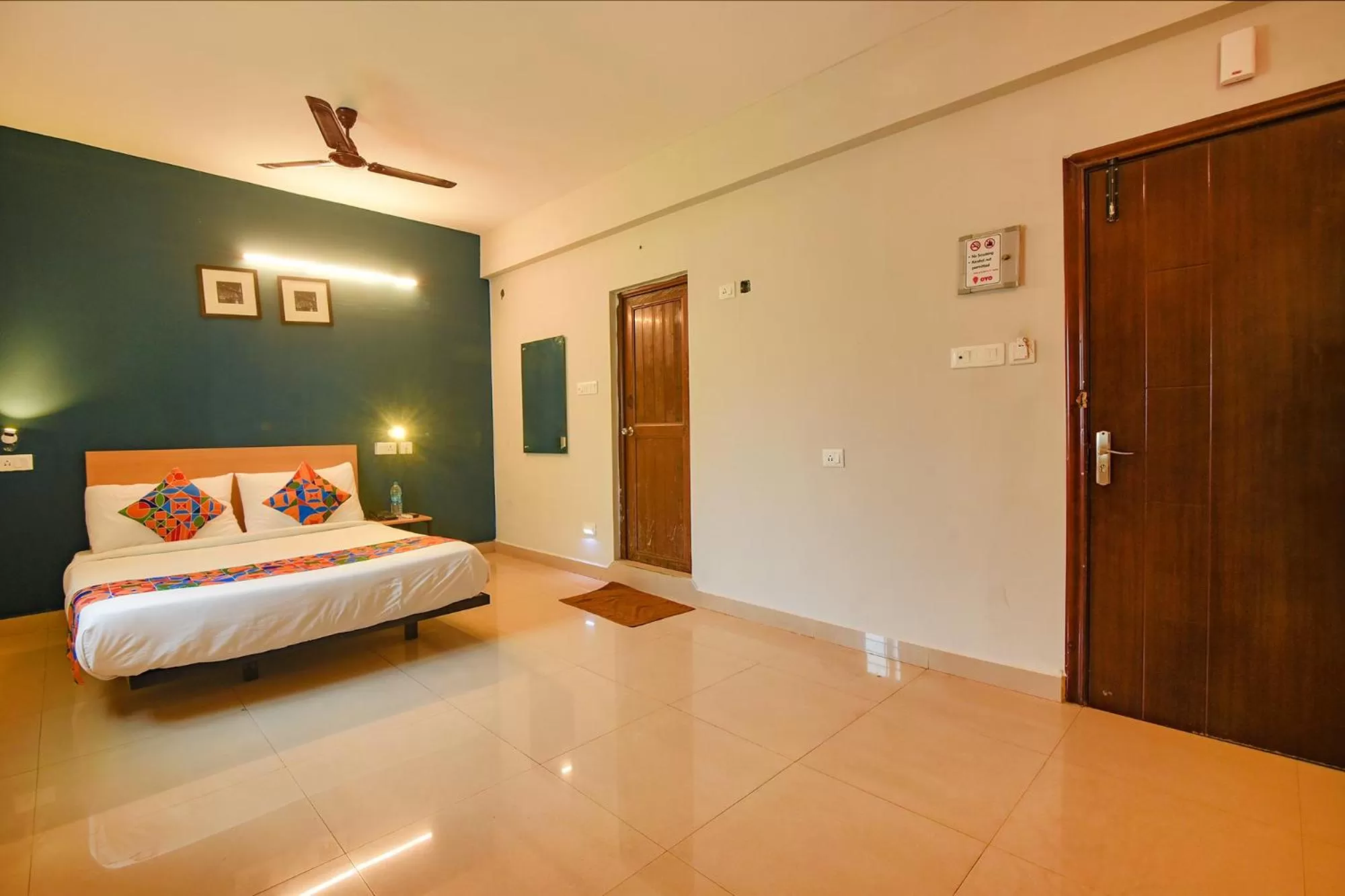 Bedroom, Bed in FabHotel Sasti Inn