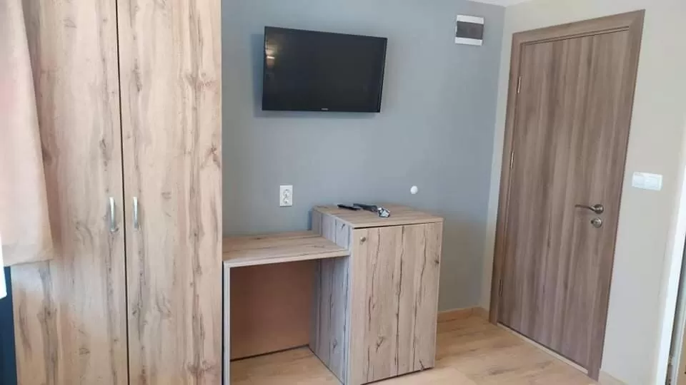 TV/Entertainment Center in Family Hotel Malibu