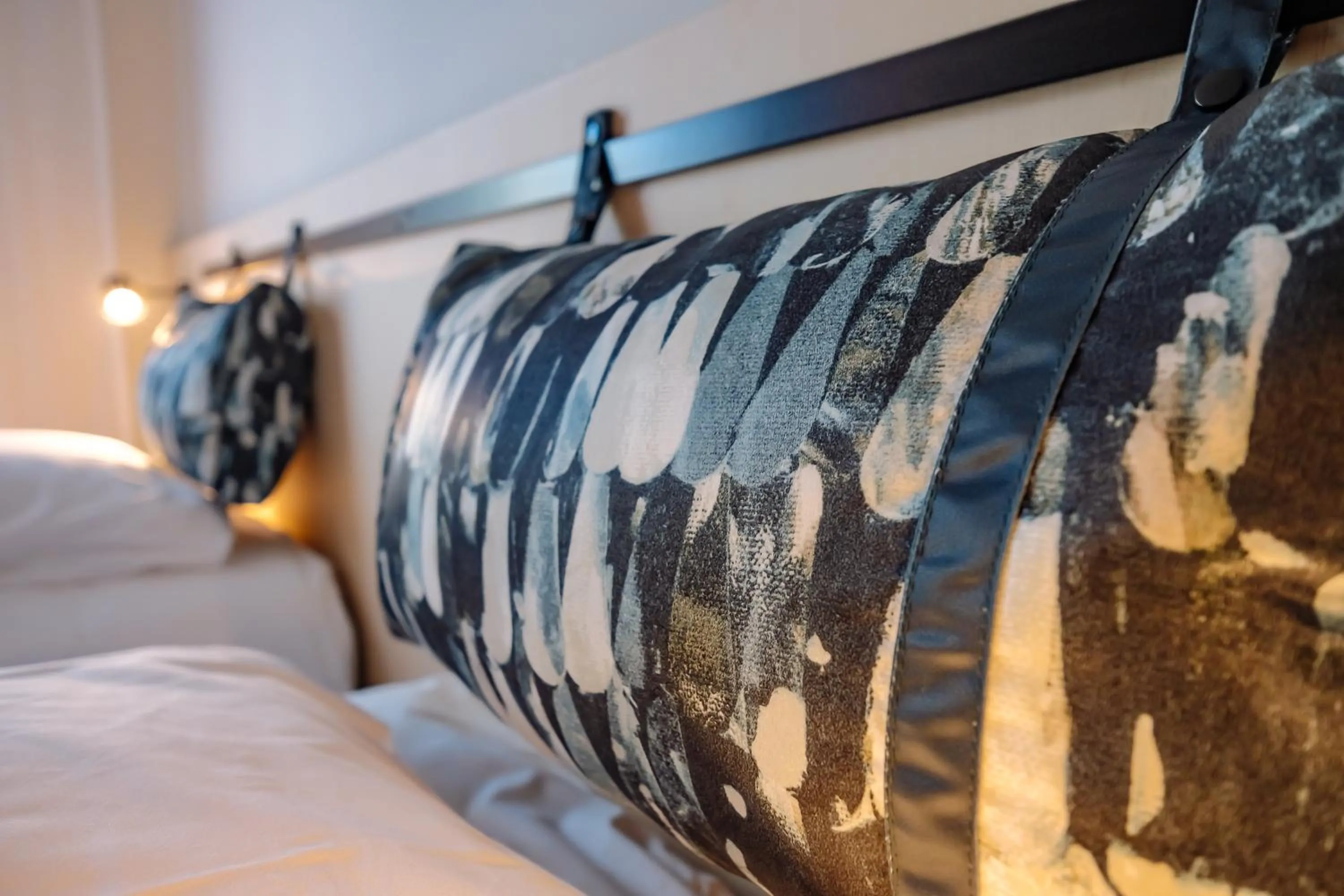 Decorative detail, Bed in Live Hotels Bordeaux Lac