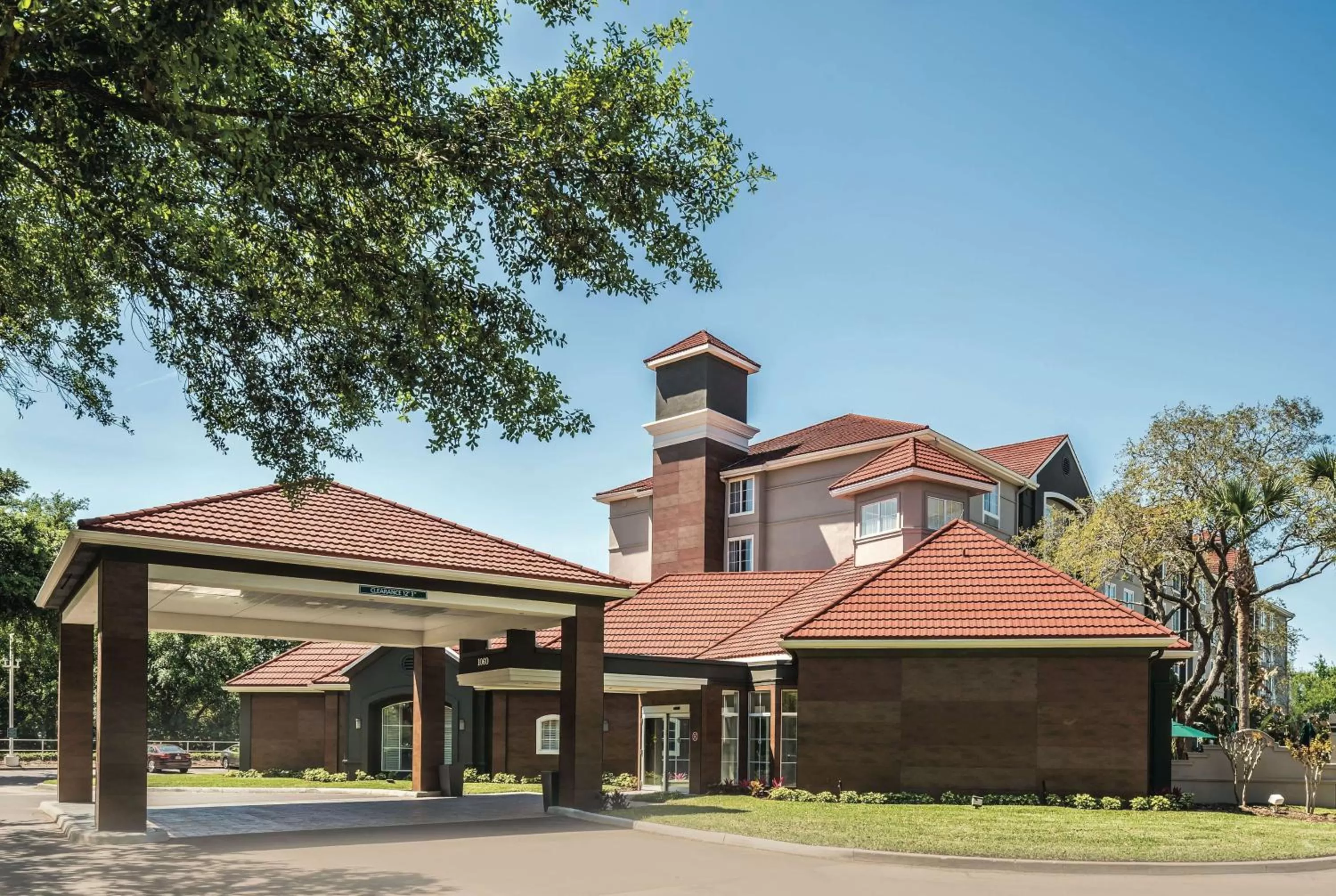 Property building in La Quinta by Wyndham Orlando Lake Mary