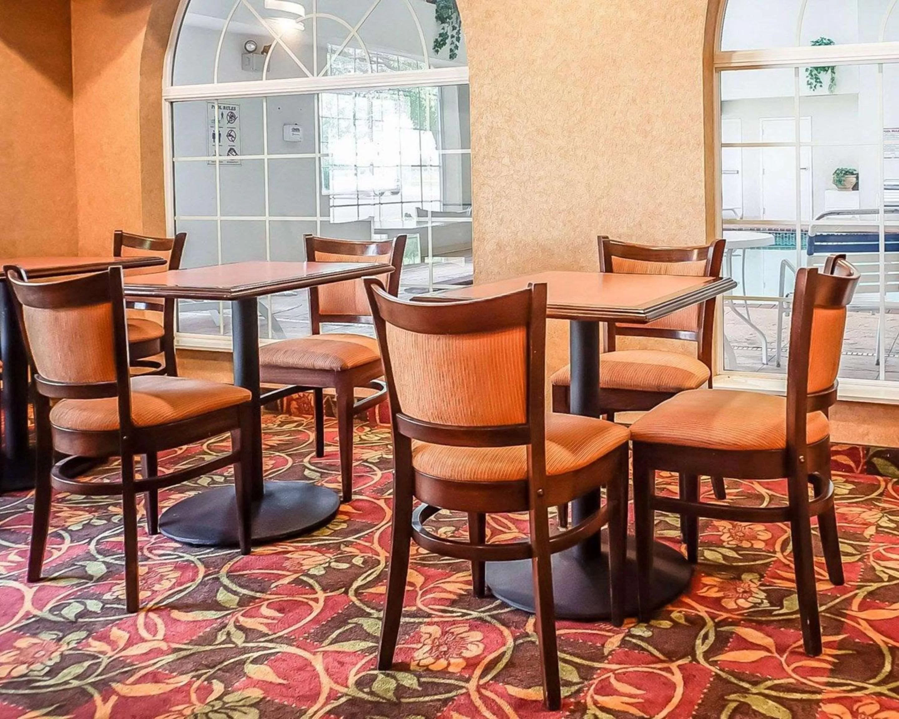 Restaurant/places to eat in Quality Inn & Suites Roswell North