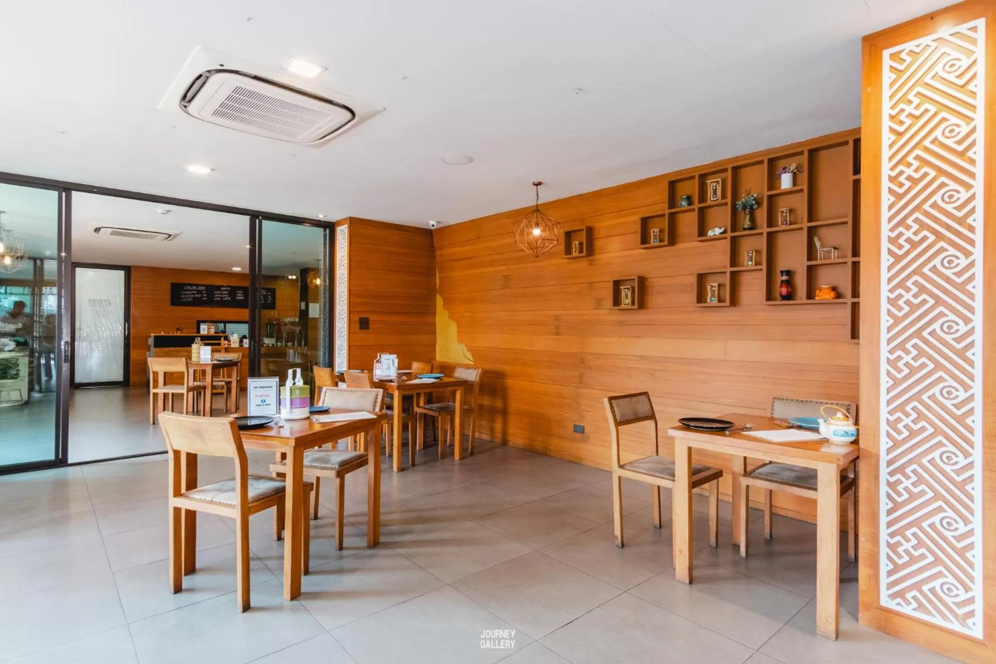 Restaurant/places to eat in Cmor by Recall Hotels SHA Extra Plus