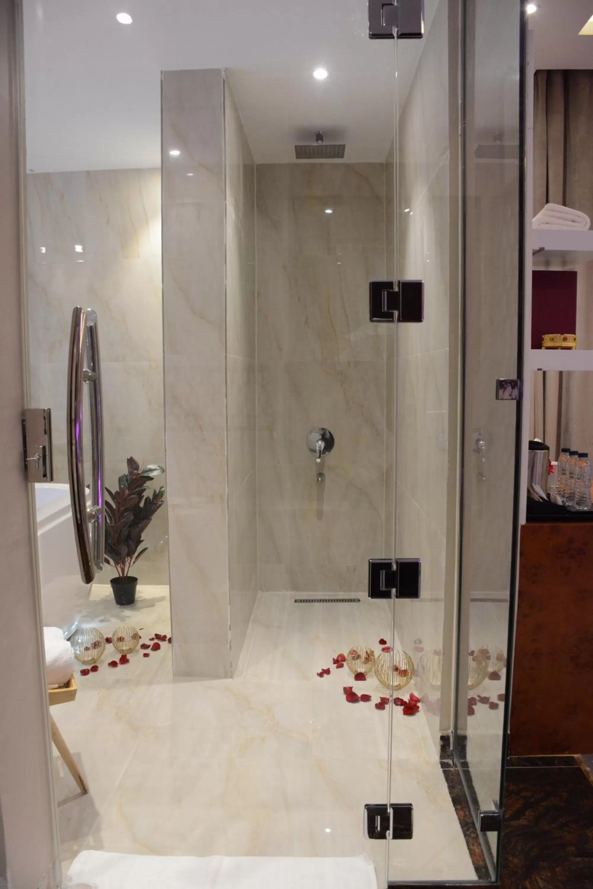 Bathroom in E1 Hotel