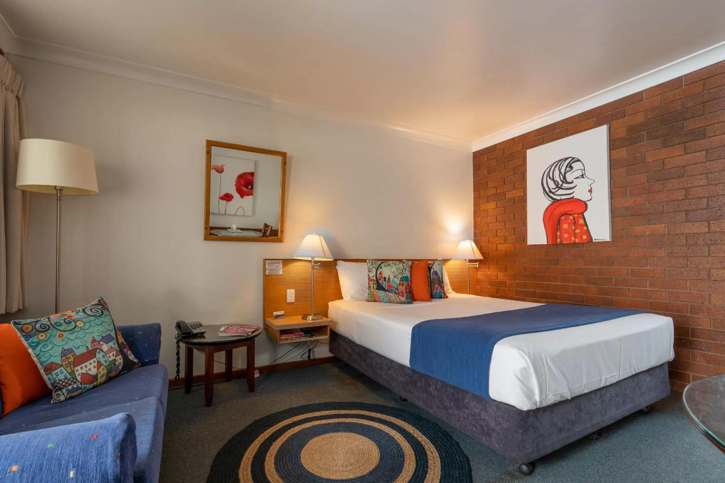 Bed in Country Pathfinder Motor Inn