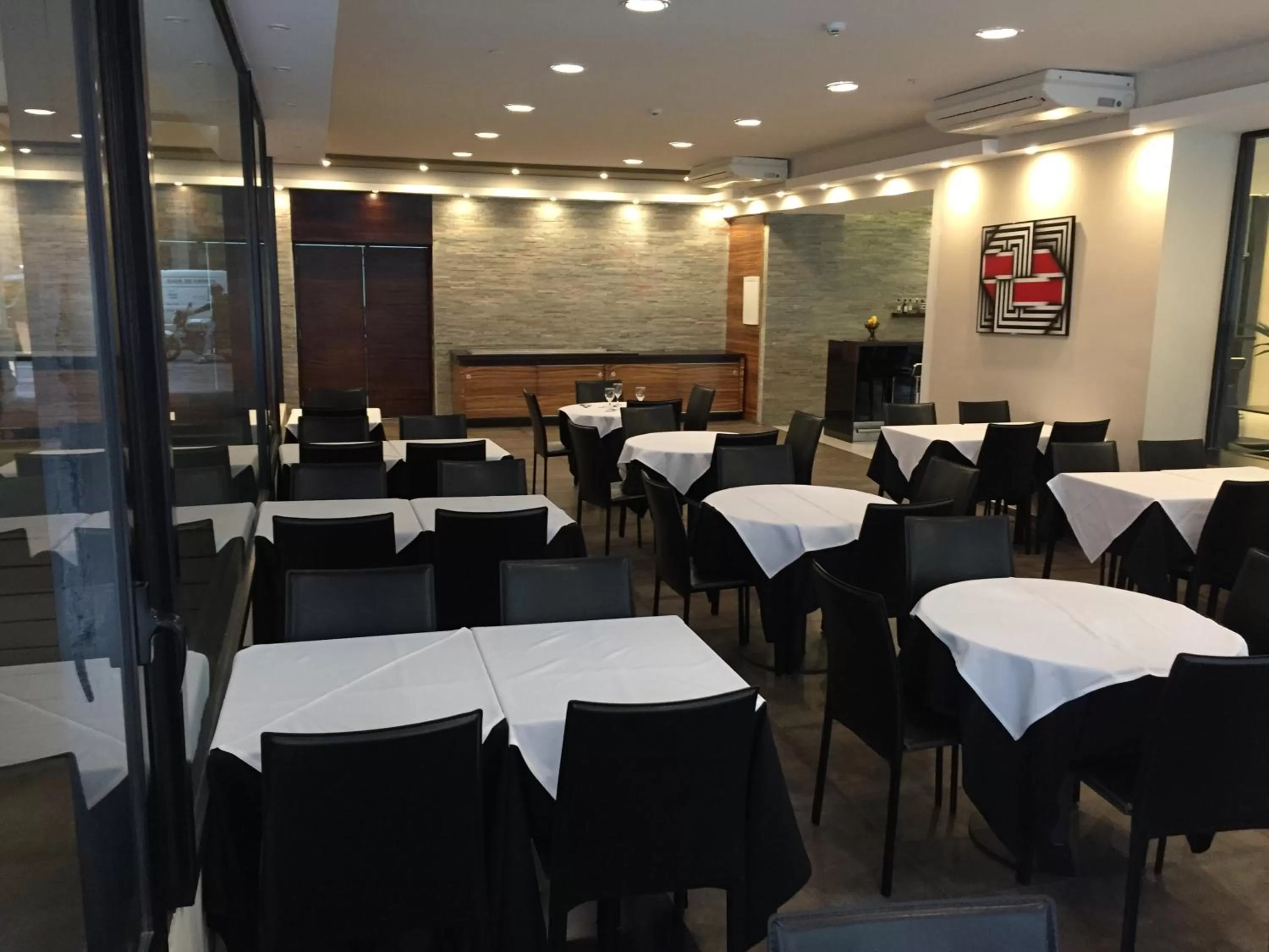 Restaurant/places to eat in Crystal Tower