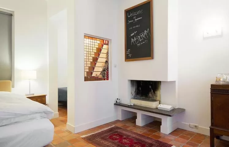 Bed in Ground floor Jordaan Apartment