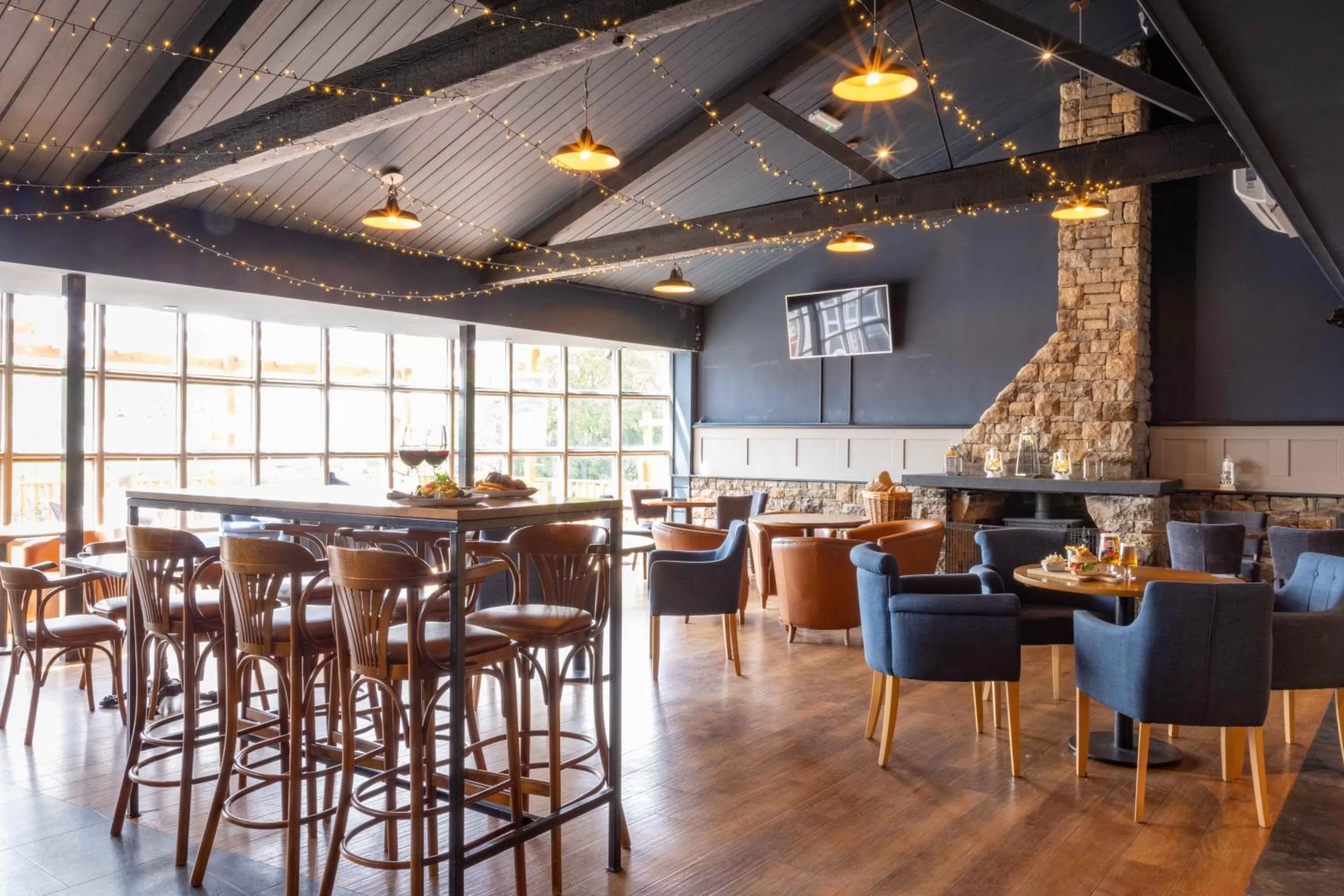 Lounge or bar in Windermere Hotel