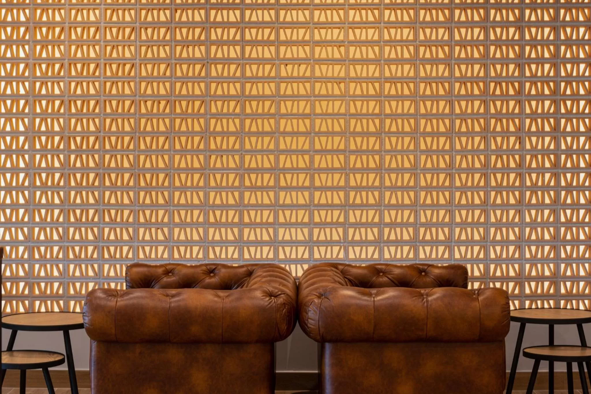 Lounge or bar in L'Azure Hotel 4* Sup