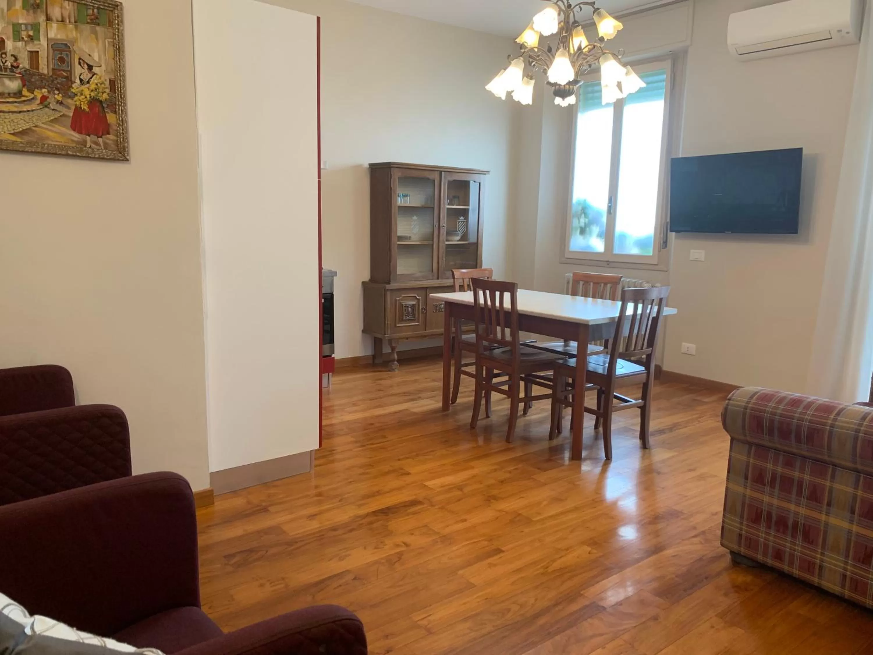 Communal lounge/ TV room in Donatello Apartment