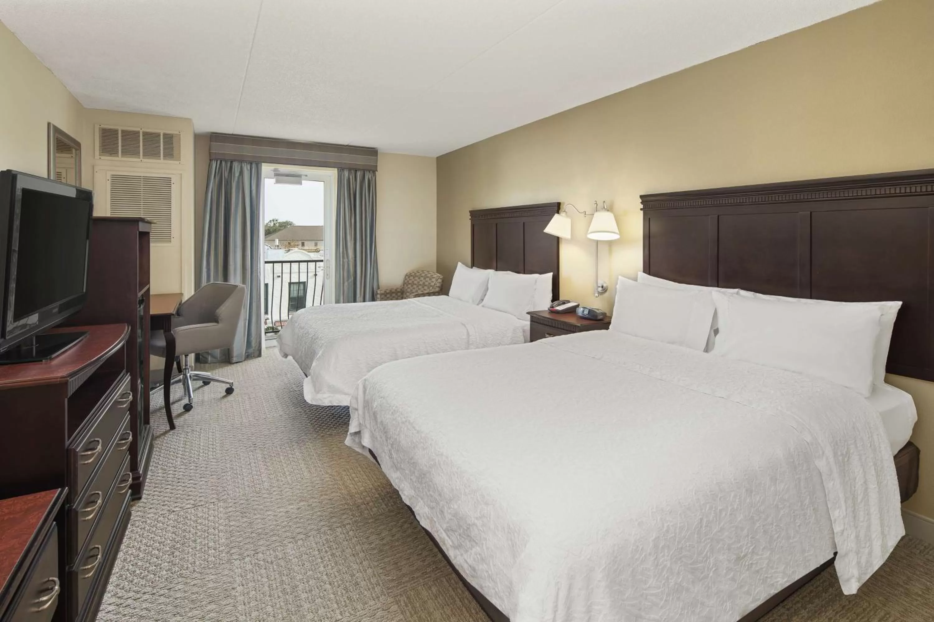 Bedroom, Bed in Hampton Inn Fairhope-Mobile Bay, AL