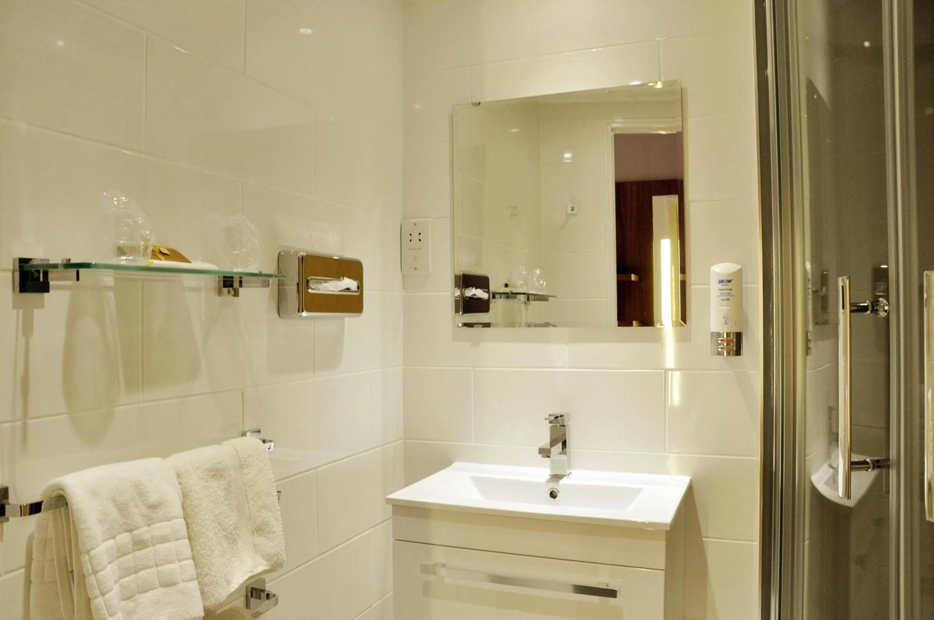 Bathroom in Holiday Inn Express, Chester Racecourse by IHG