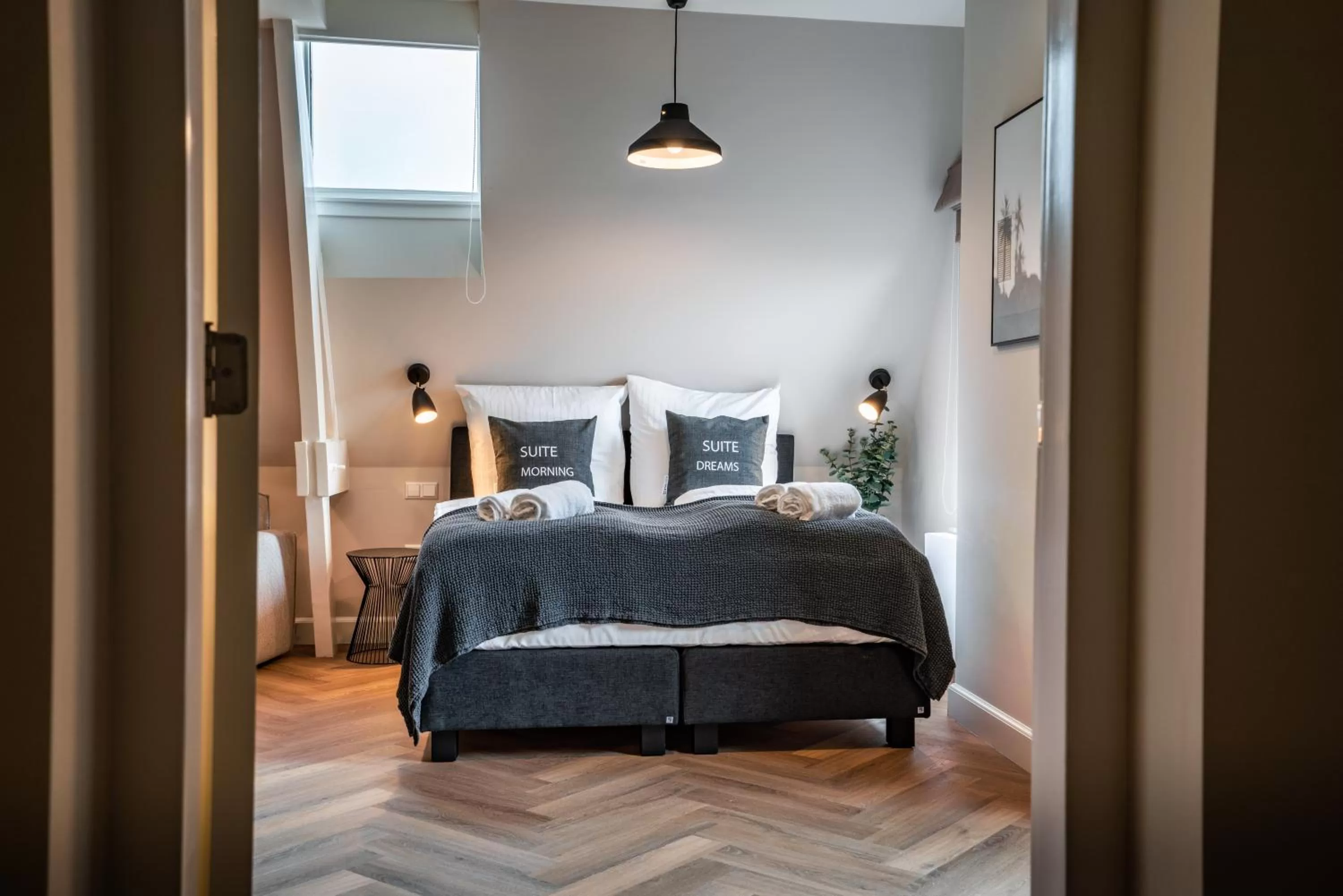 Bed in Limehome The Hague Keizerstraat