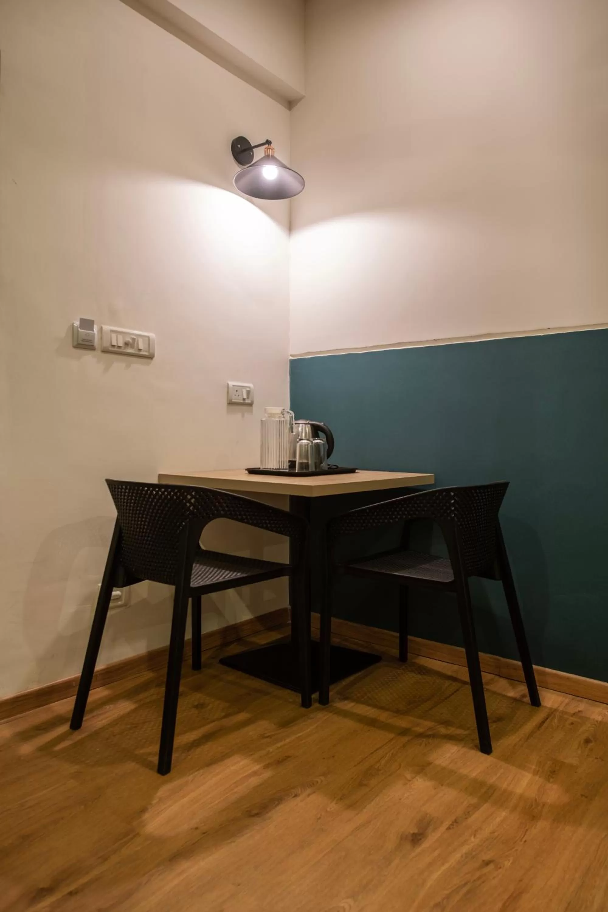 Convastay Prestige- Near Apollo Hospital & US Consulate