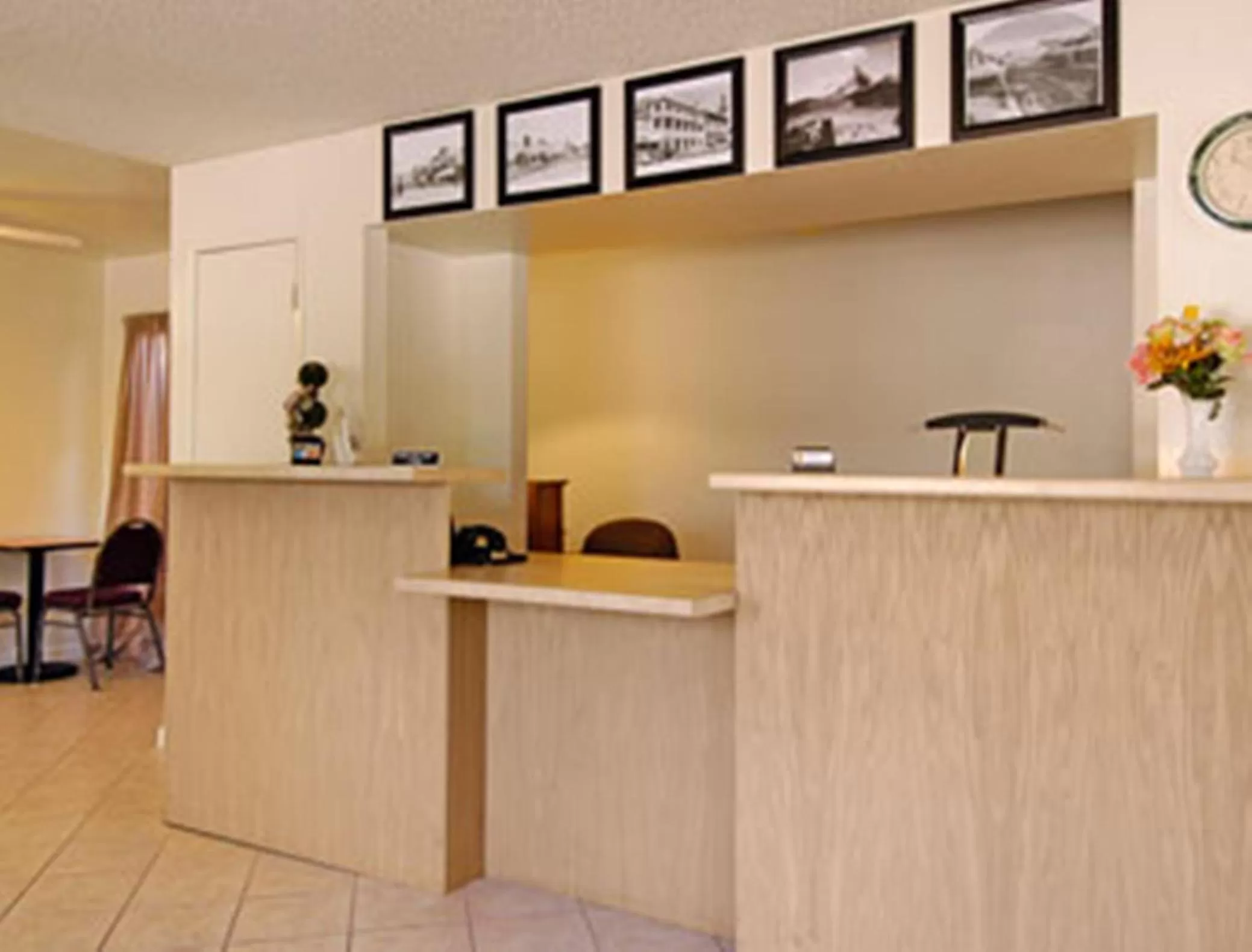 Lobby or reception in Super 8 by Wyndham Red Bluff