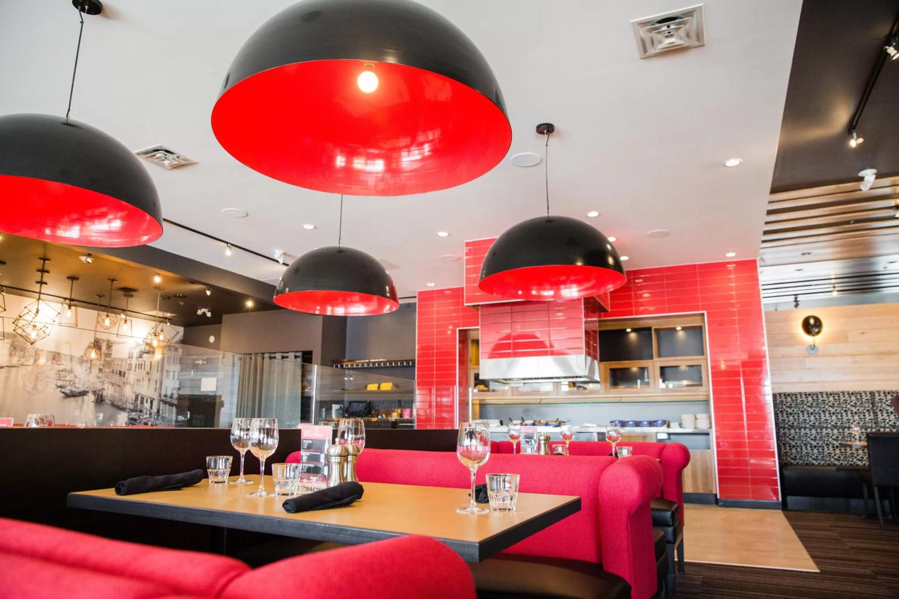 Restaurant/places to eat in Holiday Inn Hotel & Suites Calgary South - Conference Ctr by IHG