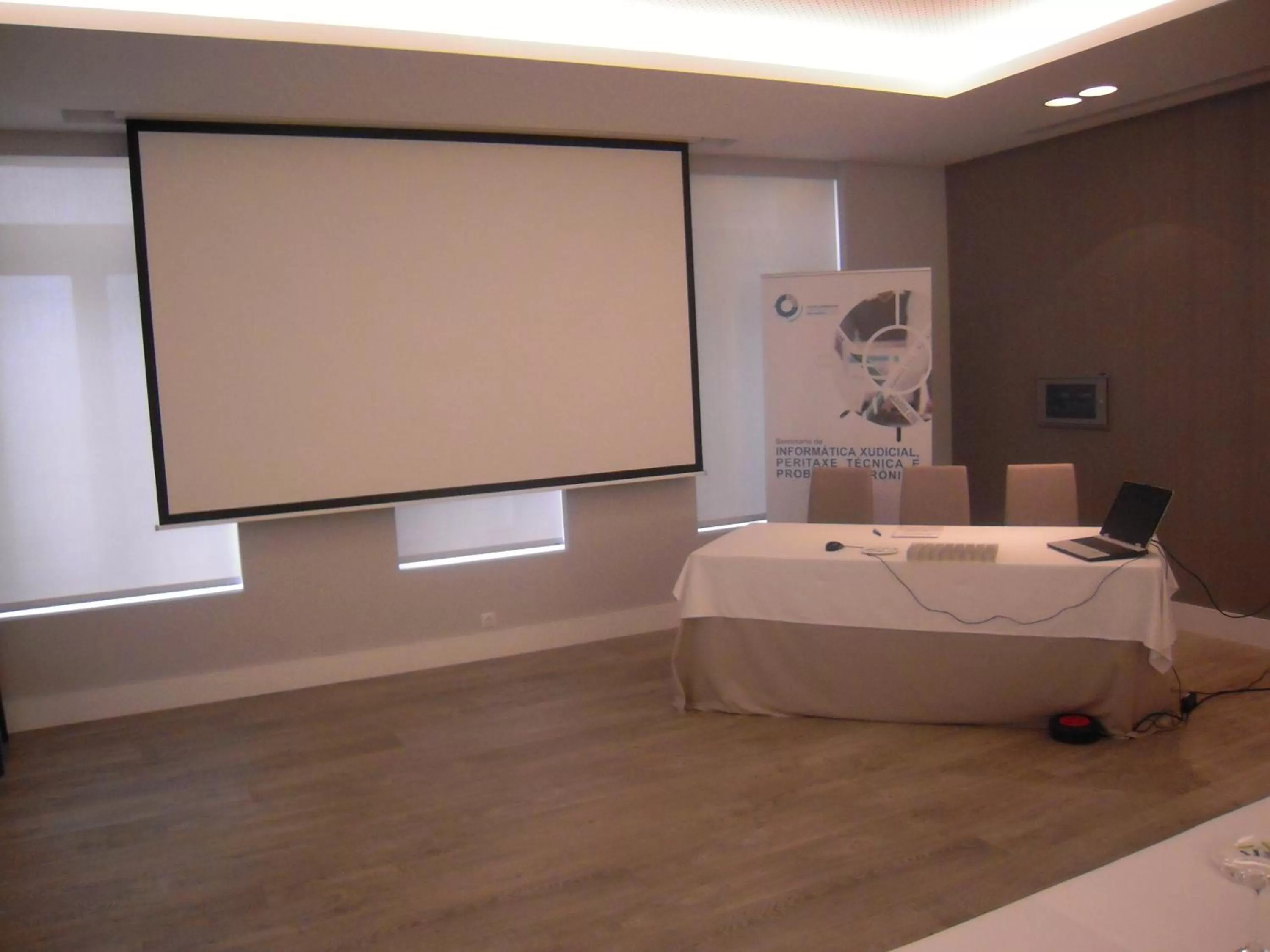 Business facilities, Bed in Hotel Mendez Nuñez