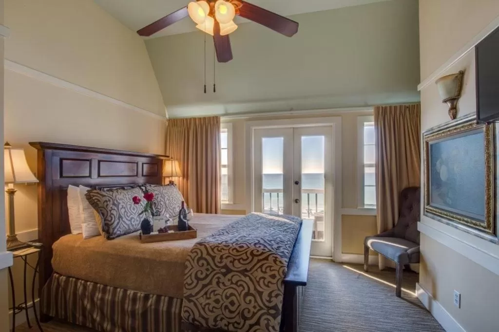 Bed in Henderson Park Inn