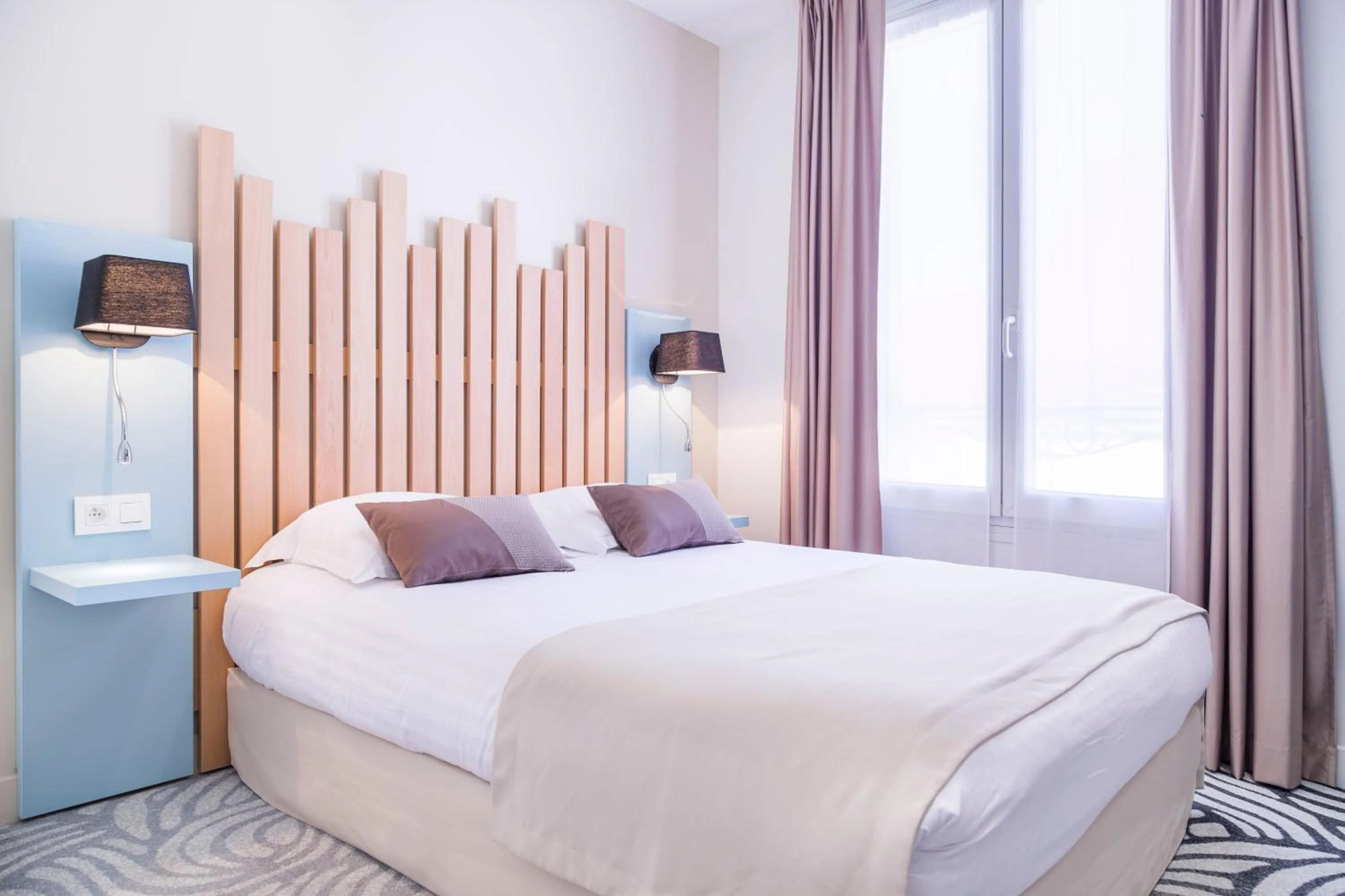 Bed in Hotel Des Arts