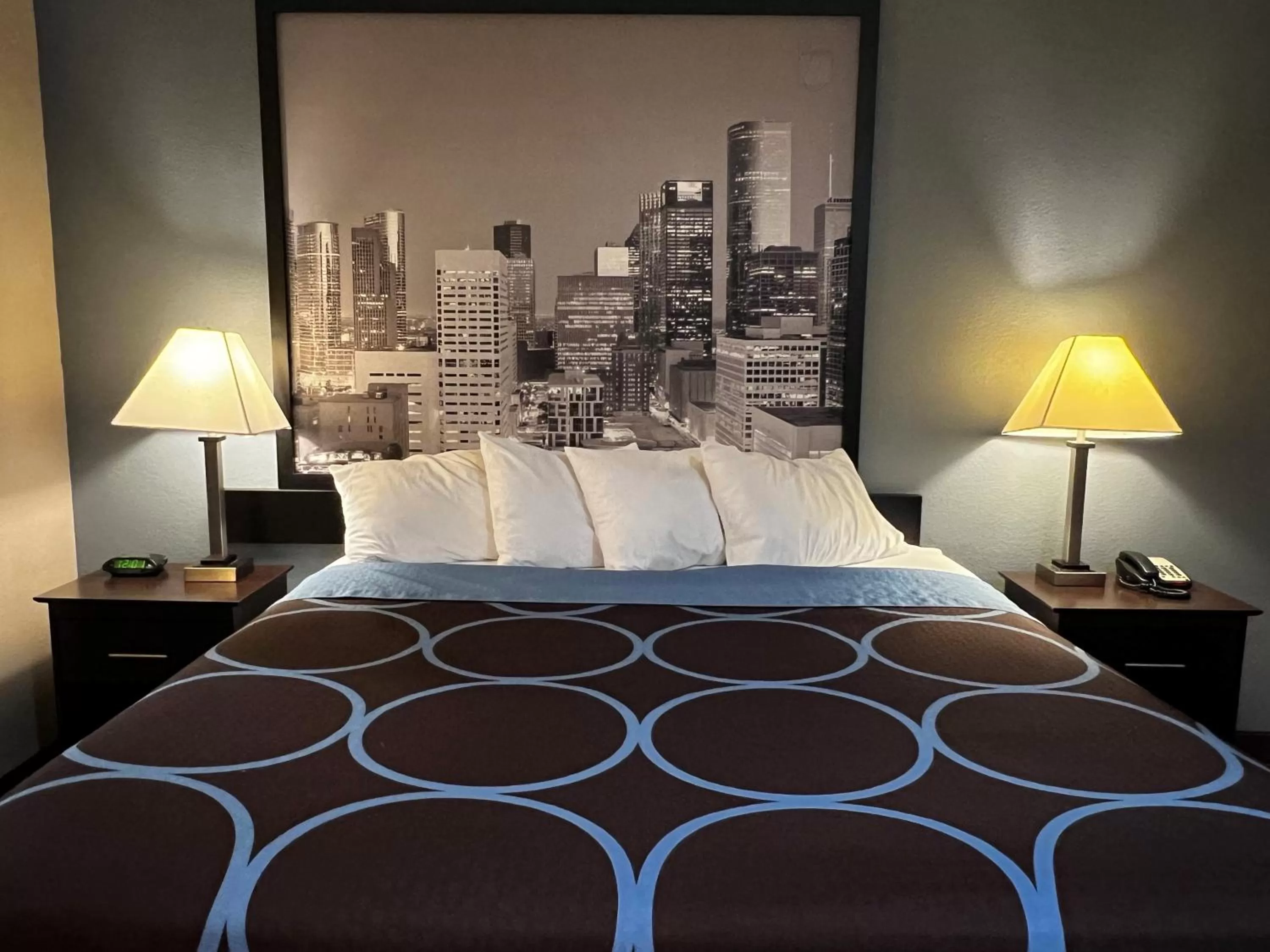 Bed in Super 8 by Wyndham Center