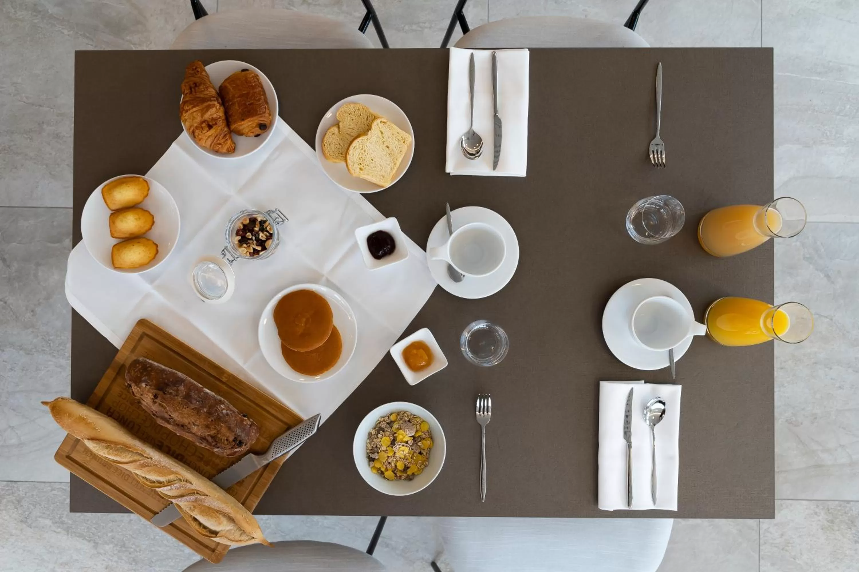 Breakfast in HOTEL LE 25