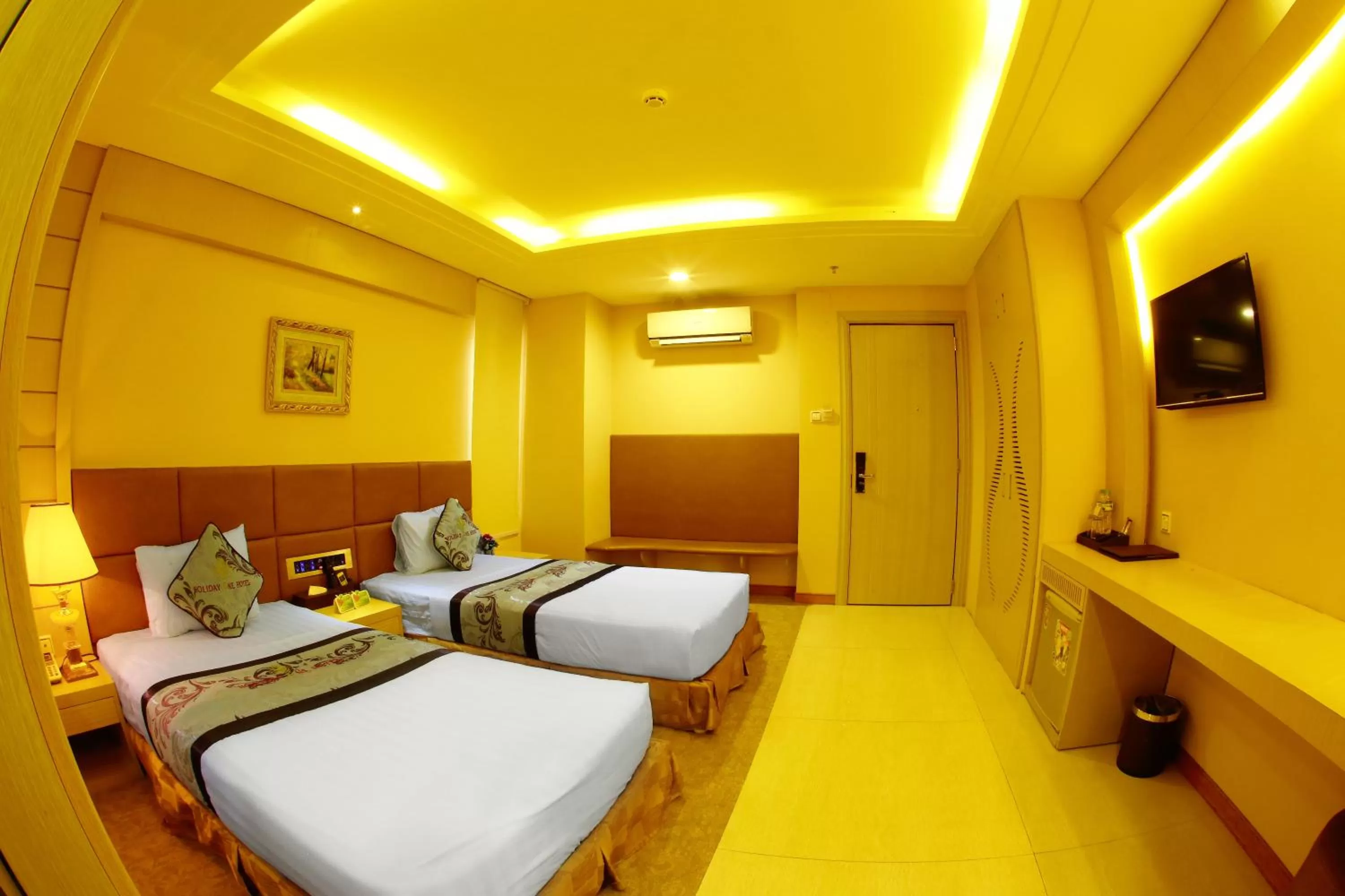 Photo of the whole room in Holiday One Can Tho Hotel