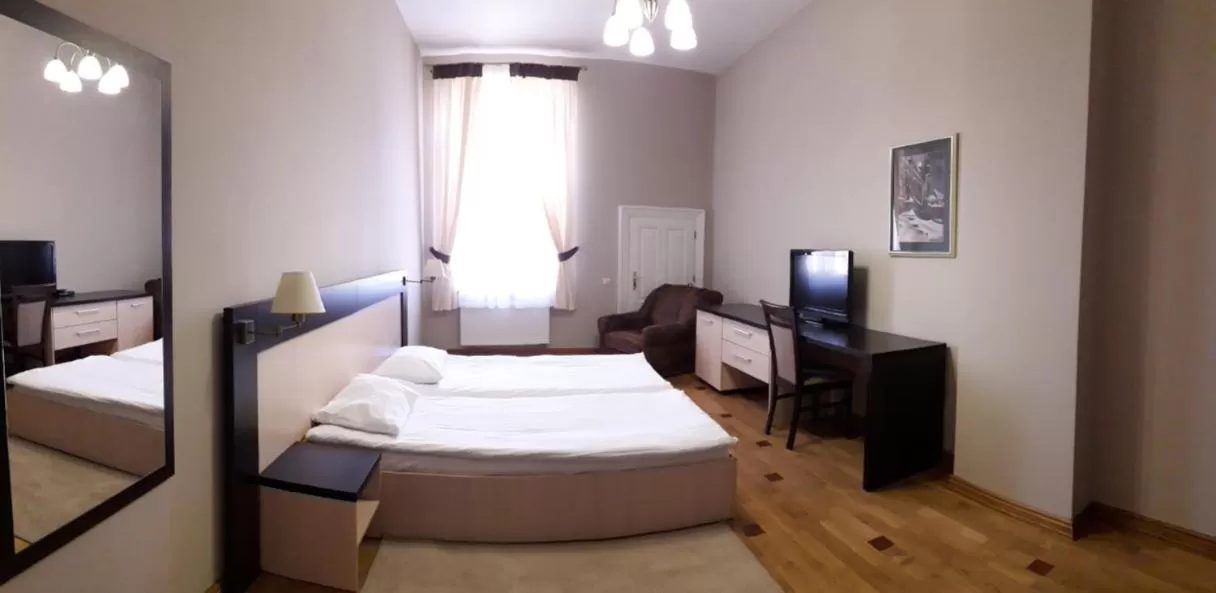 Mini-Hotel Under The Roof