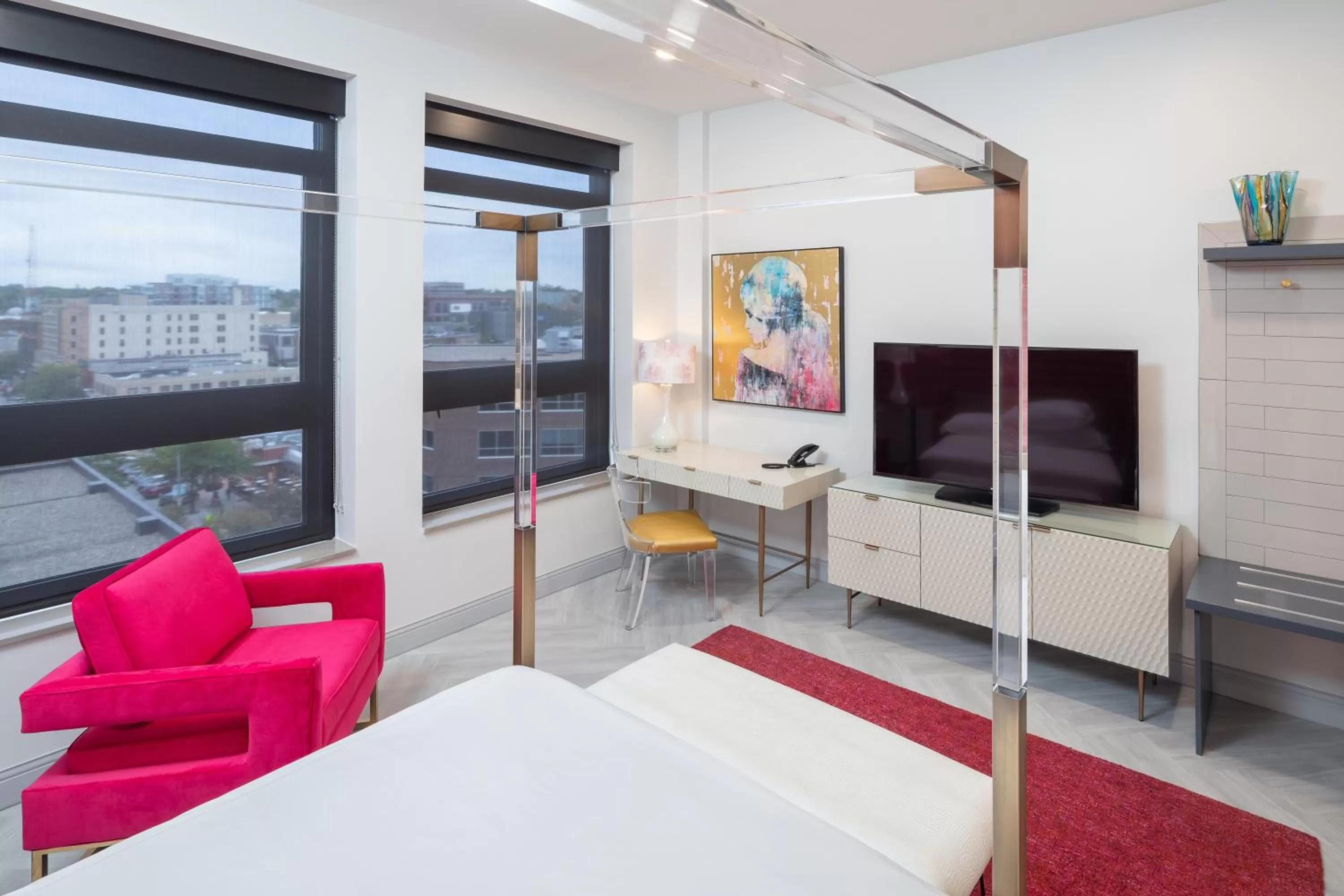 Photo of the whole room, Bed in Hotel On Phillips