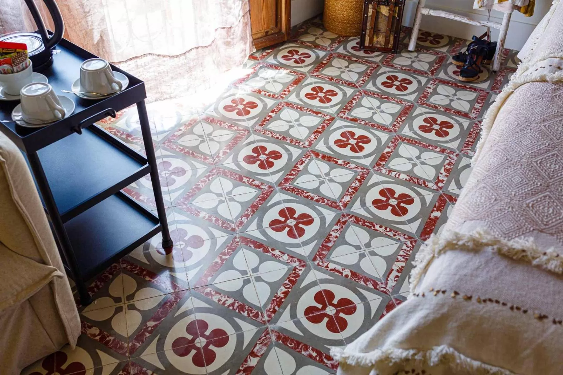 Decorative detail, Bed in Flor de Mandarina