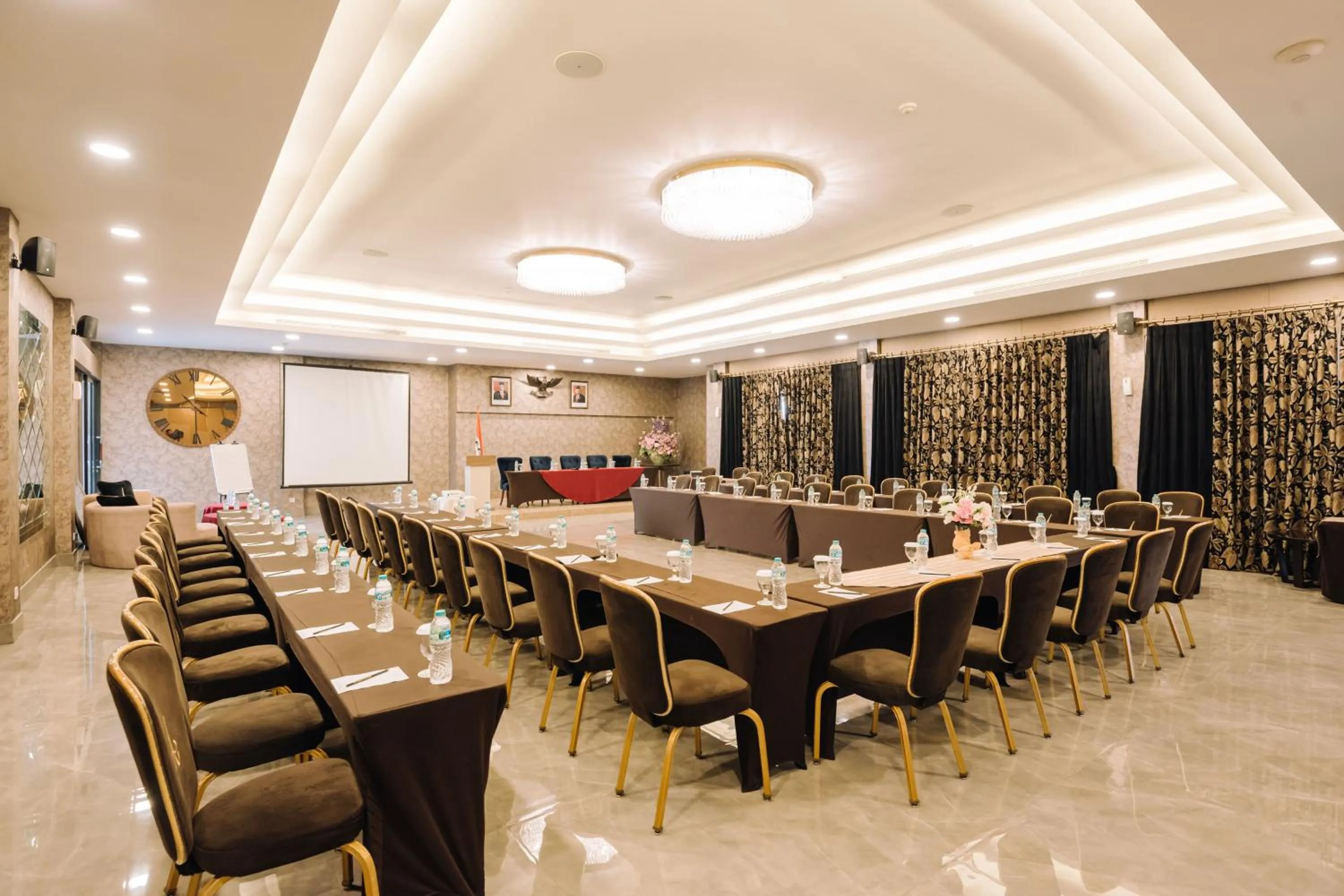 Banquet/Function facilities in Amaroossa Grande