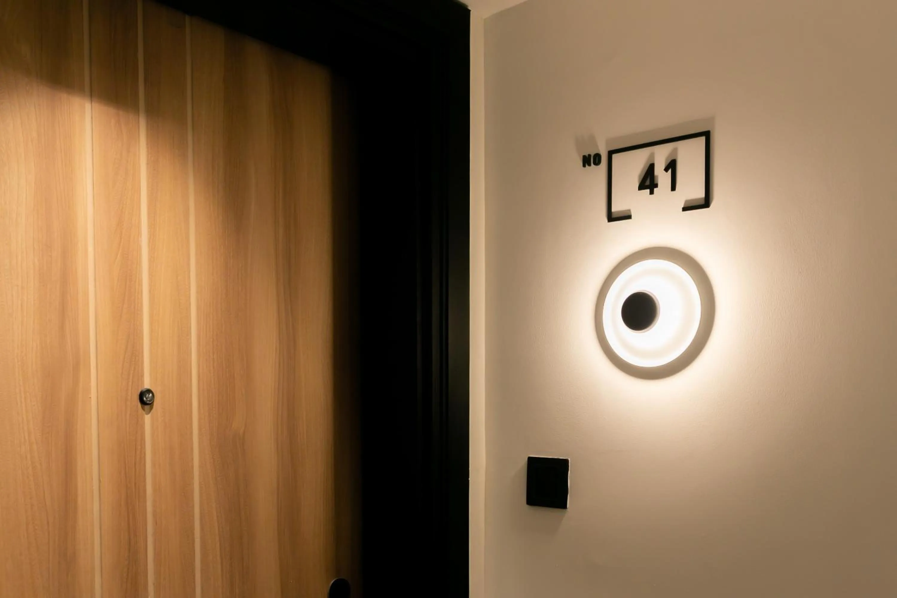 wardrobe in The SACHA Apart-Hotel Thonglor