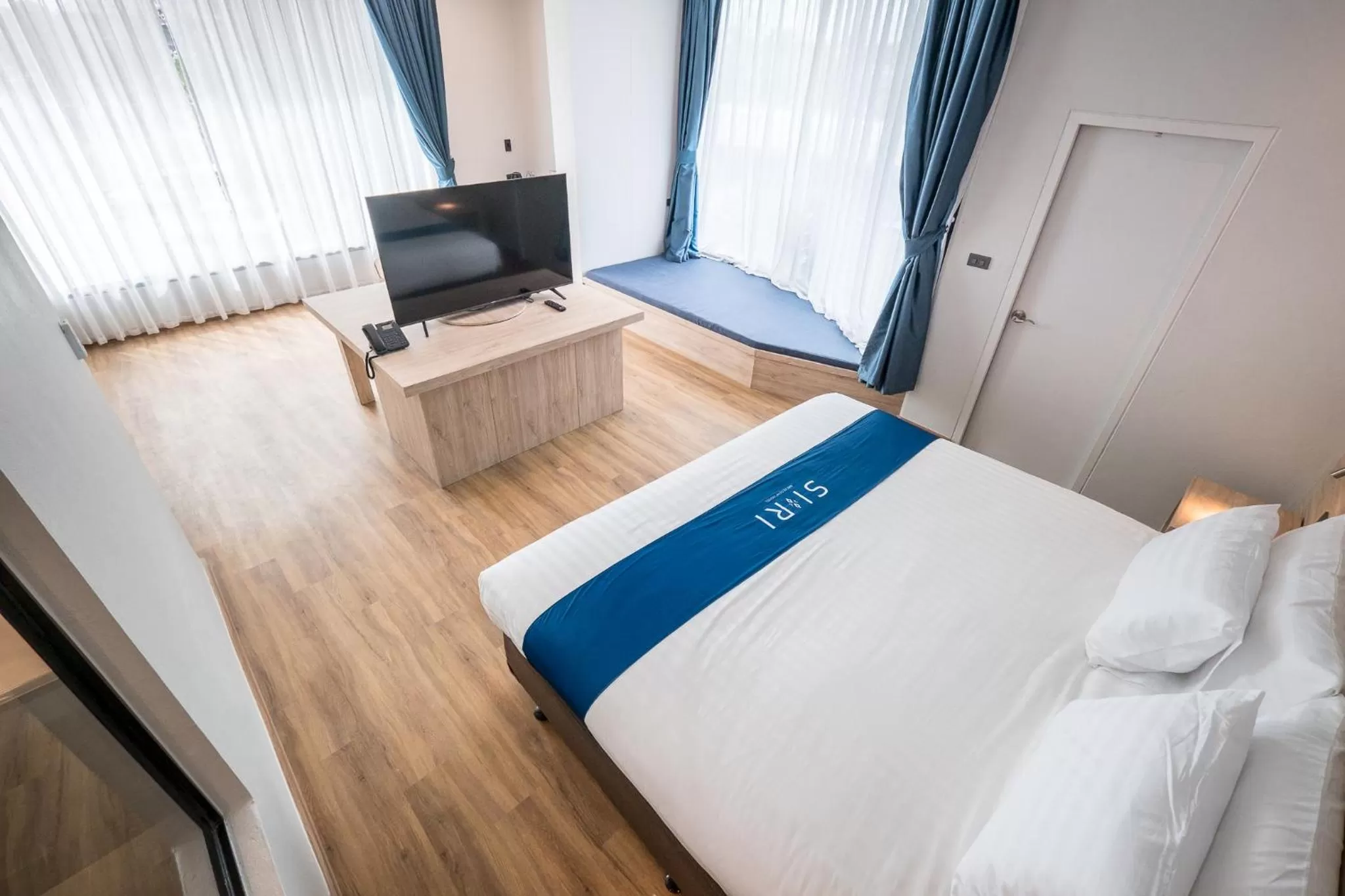 Bedroom, Bed in Siri regent Hotel