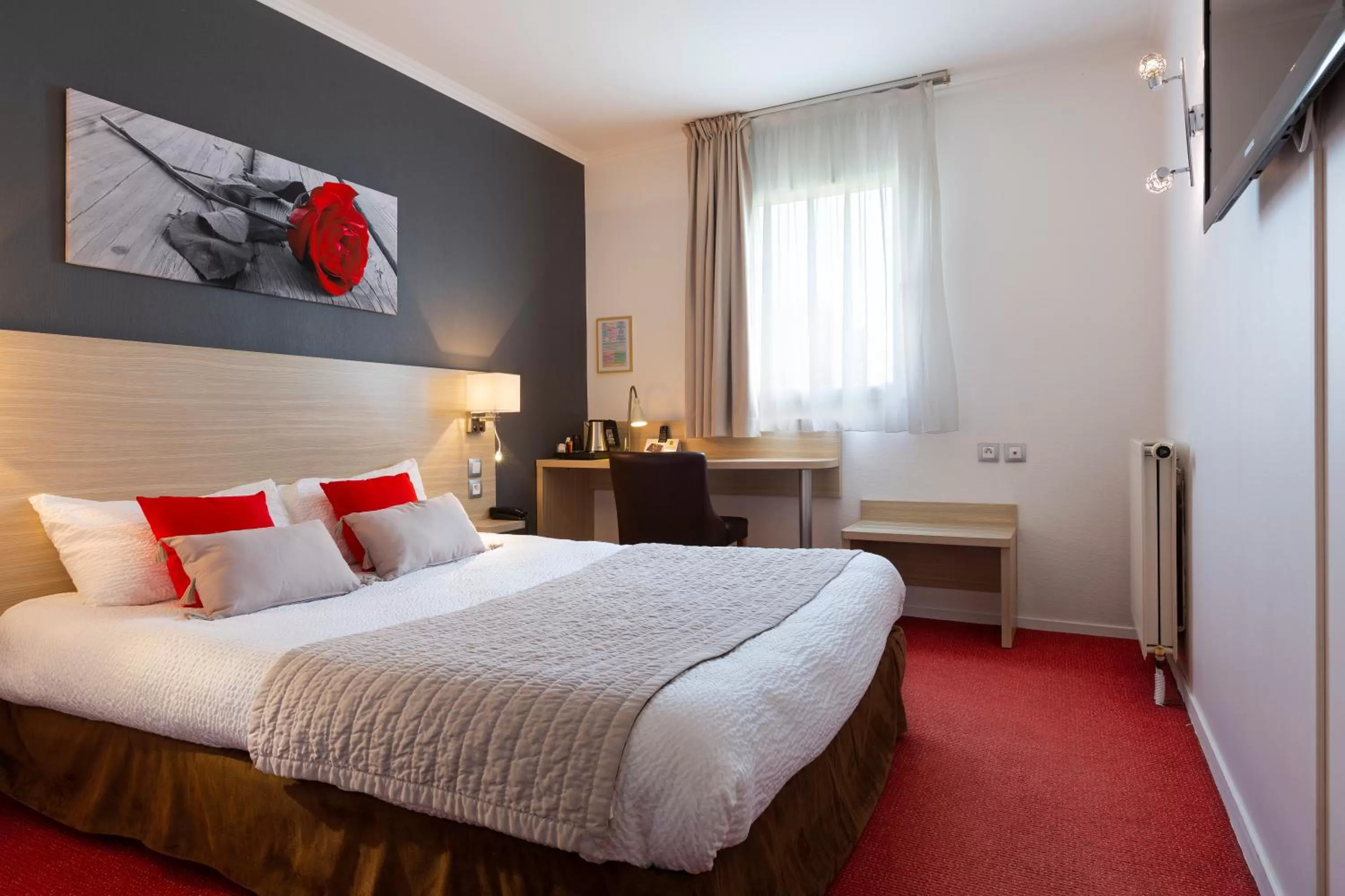 Bed in Logis Hotel Altina