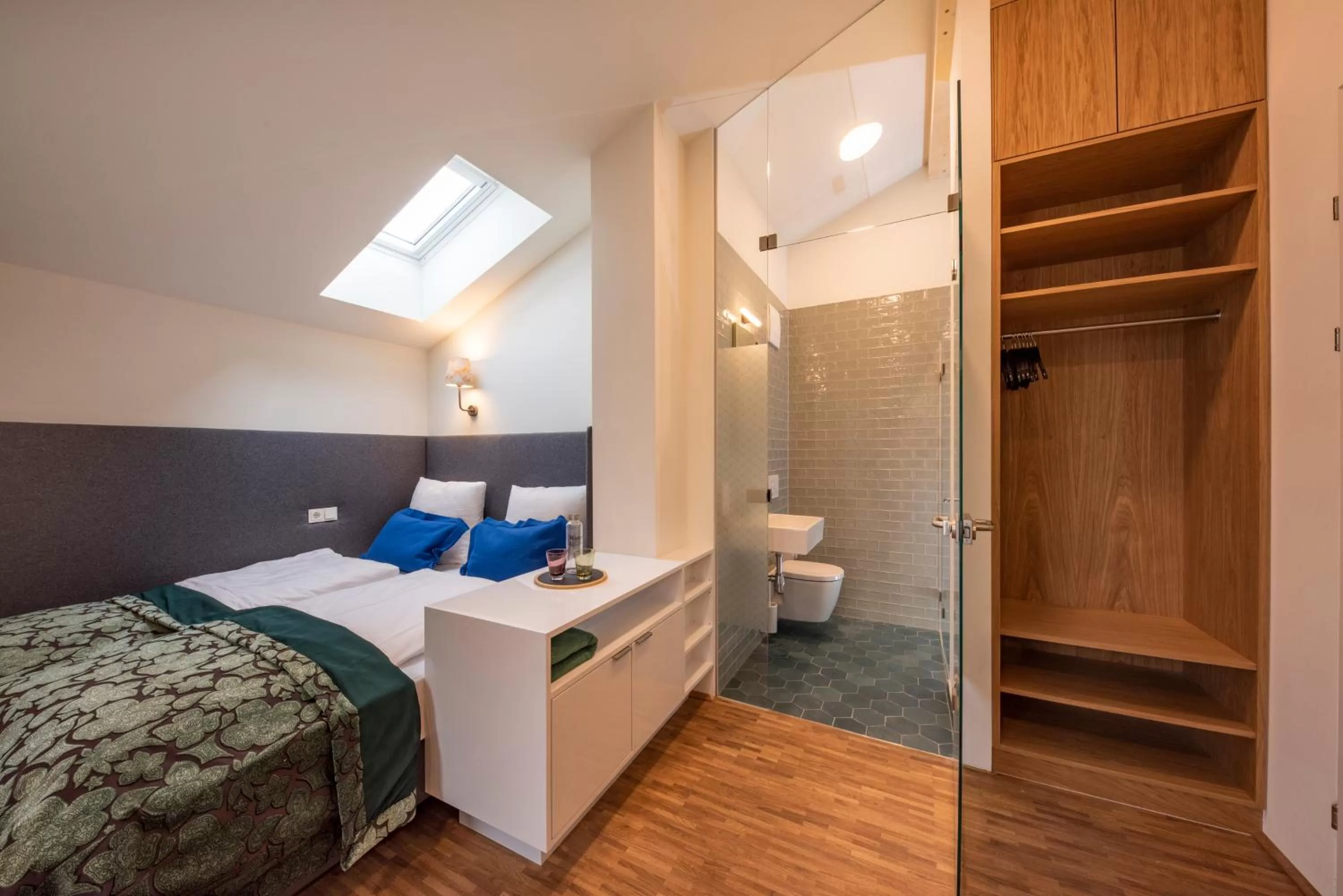 Bed in pradl elf my- apartment