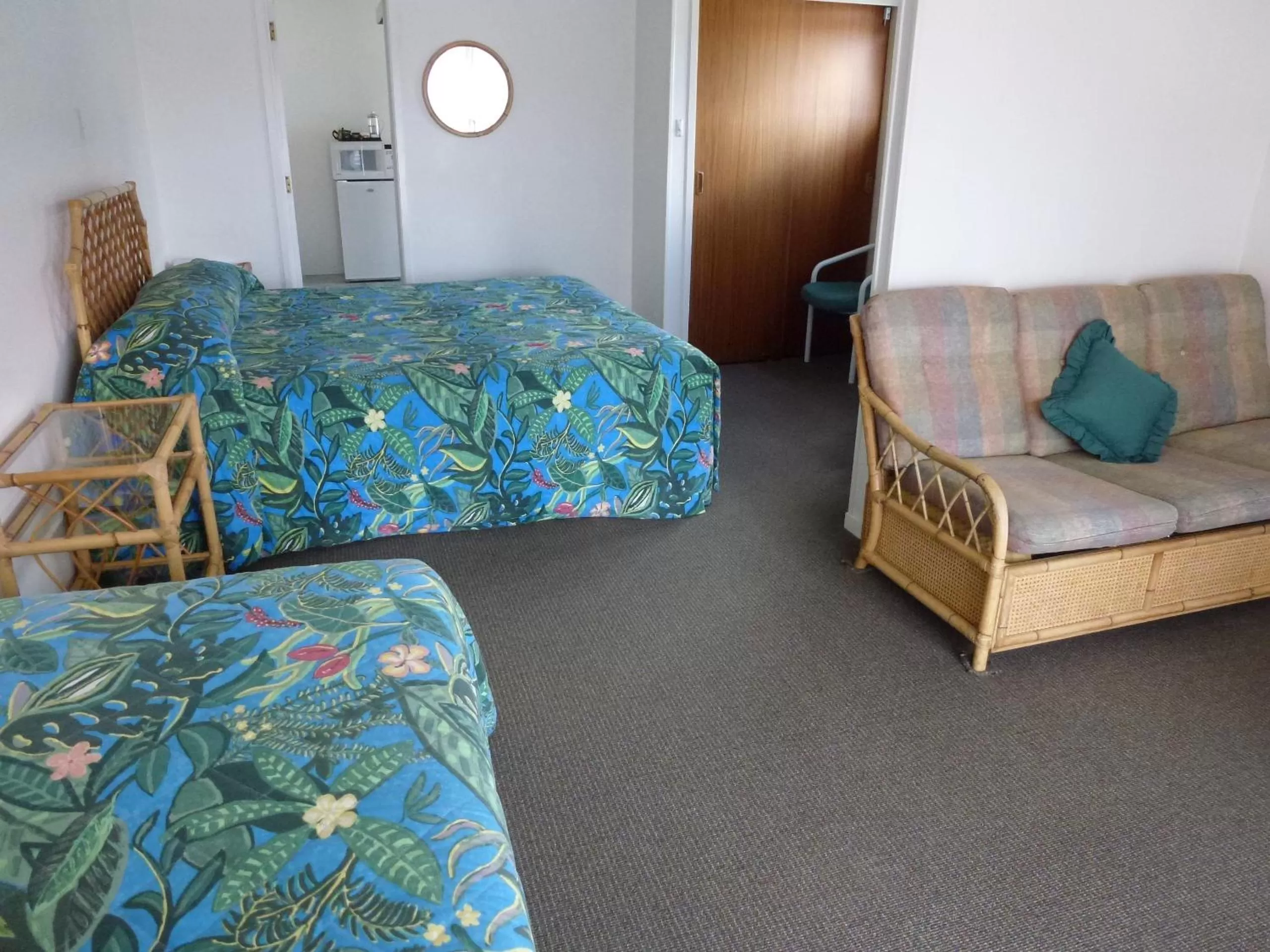 Photo of the whole room, Bed in Mana-Nui Motel