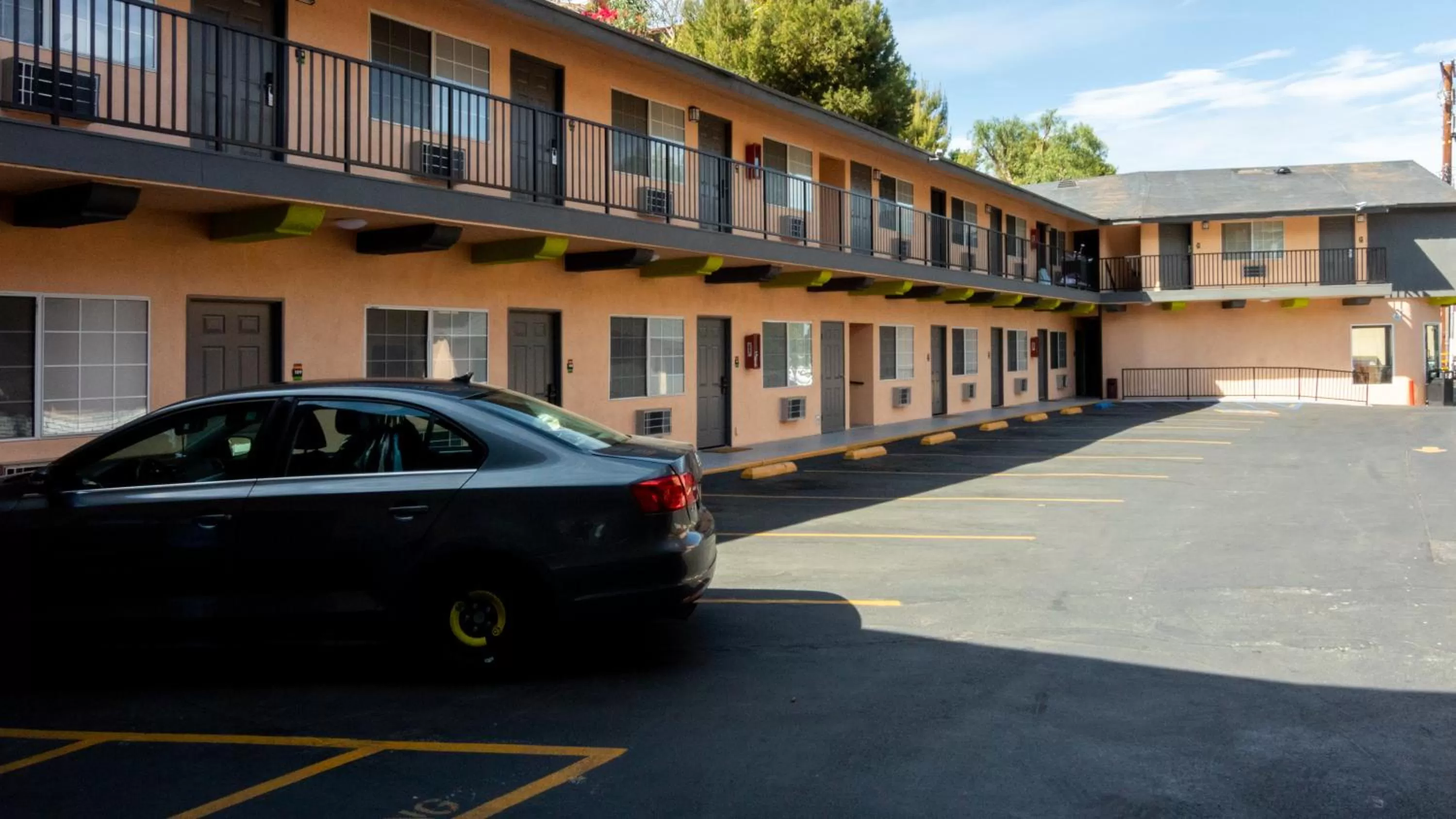 Property building in Americas Best Value Inn Rancho Palos Verdes