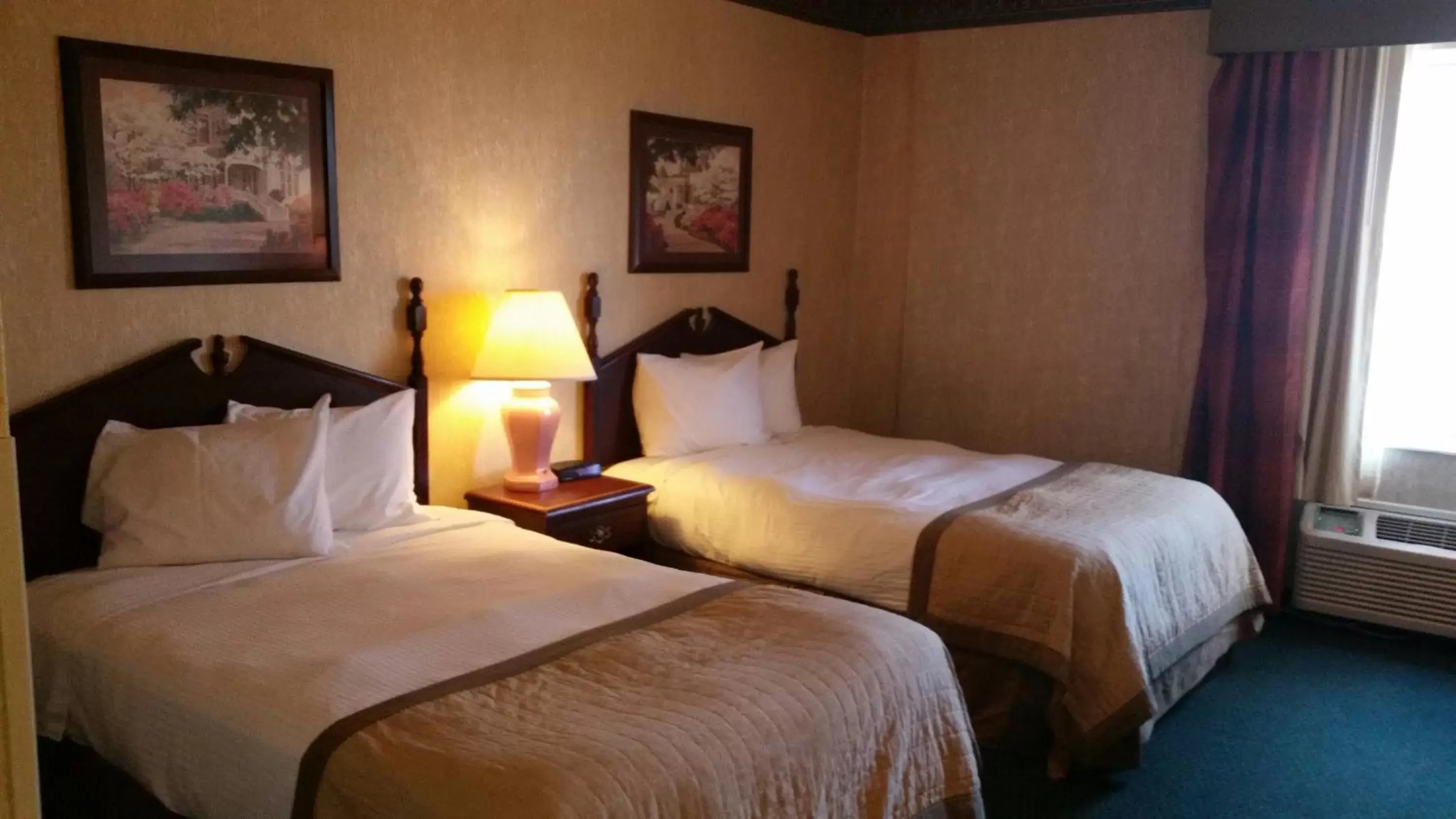 Double Room with Two Double Beds - Non-Smoking in Baymont by Wyndham Jonesboro Double Room with Two Double Beds - Non-Smoking in Baymont by Wyndham Jonesboro